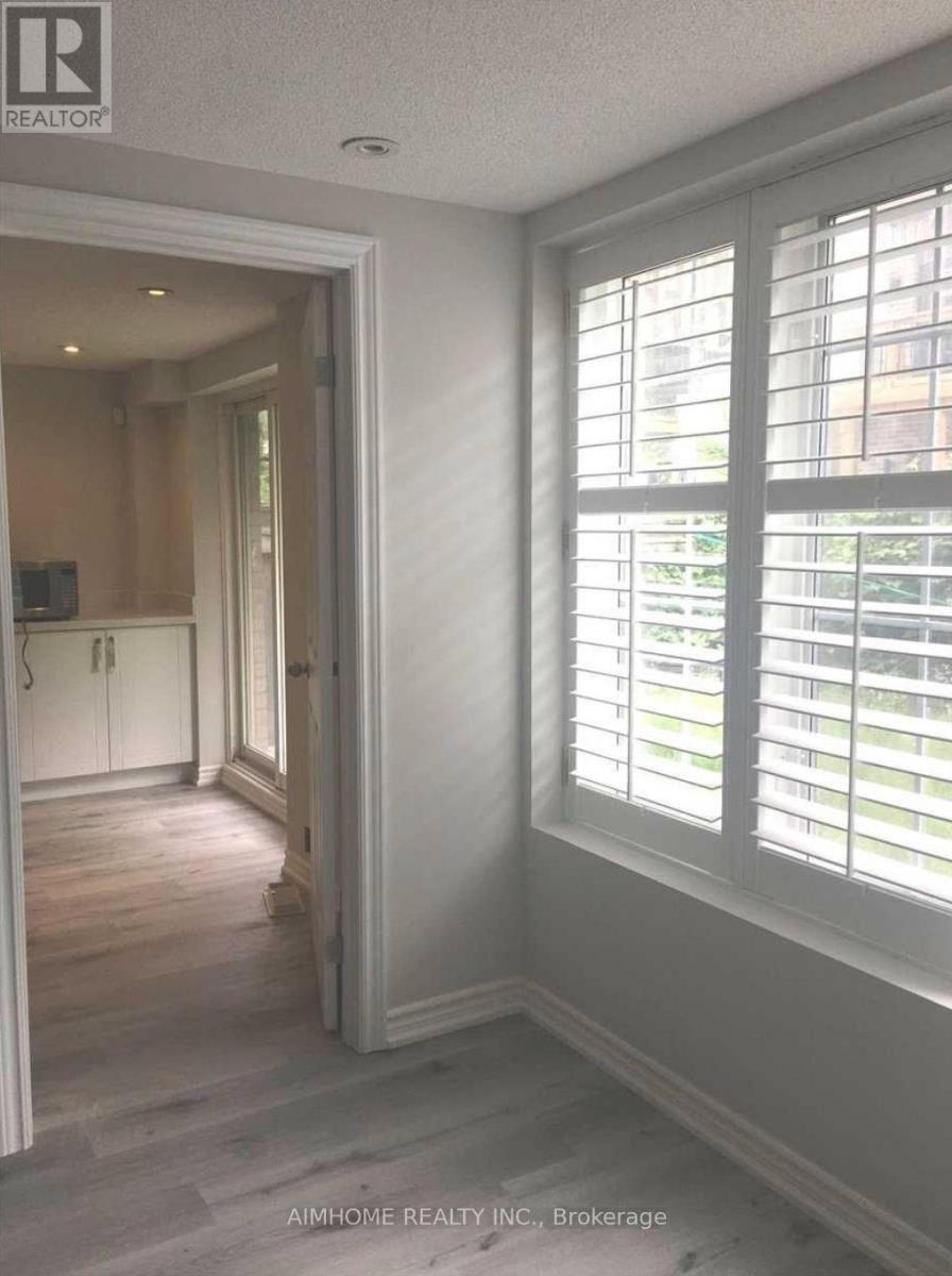 LOWER - 71 DEWPOINT ROAD - Photo 4 of 12, Vaughan (Patterson), Ontario