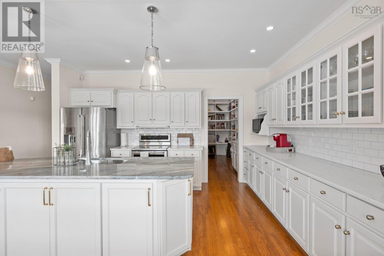 Property 46 of 50 of 6634 South Street