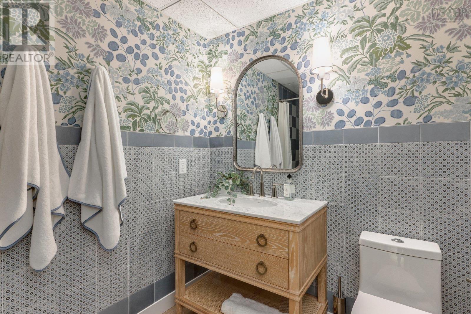 Property 20 of 50 of 6634 South Street