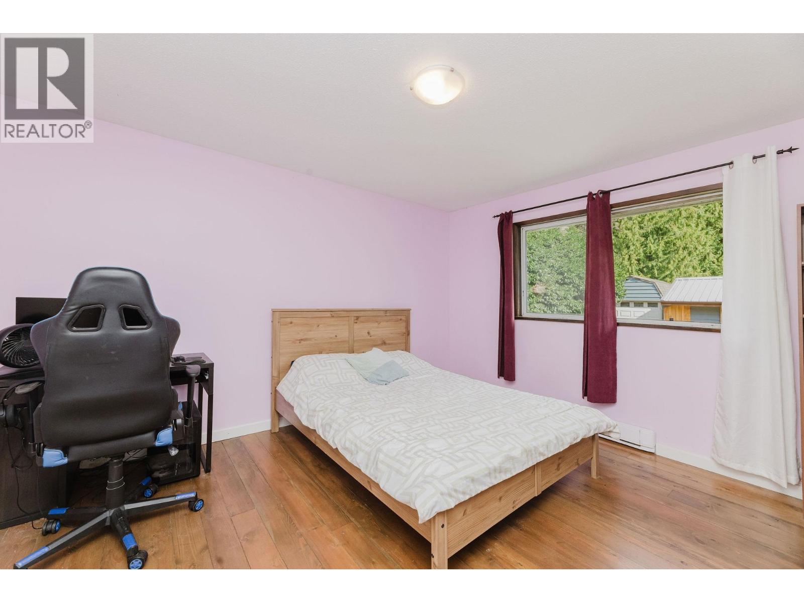 7838 REDROOFFS ROAD, Halfmoon Bay