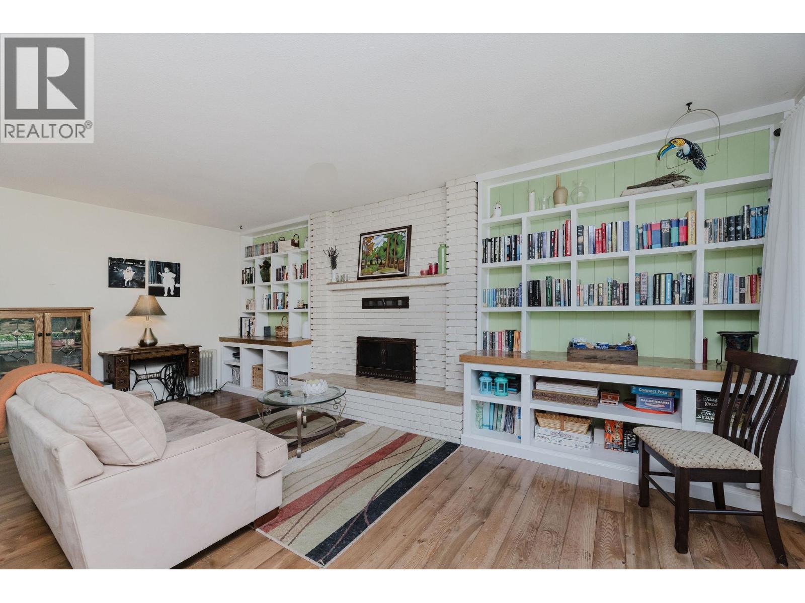 7838 REDROOFFS ROAD, Halfmoon Bay