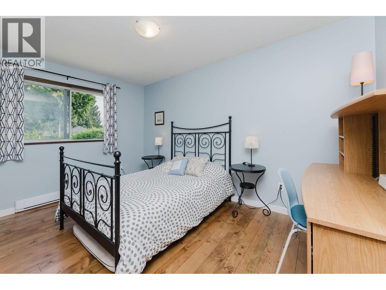 7838 REDROOFFS ROAD, Halfmoon Bay