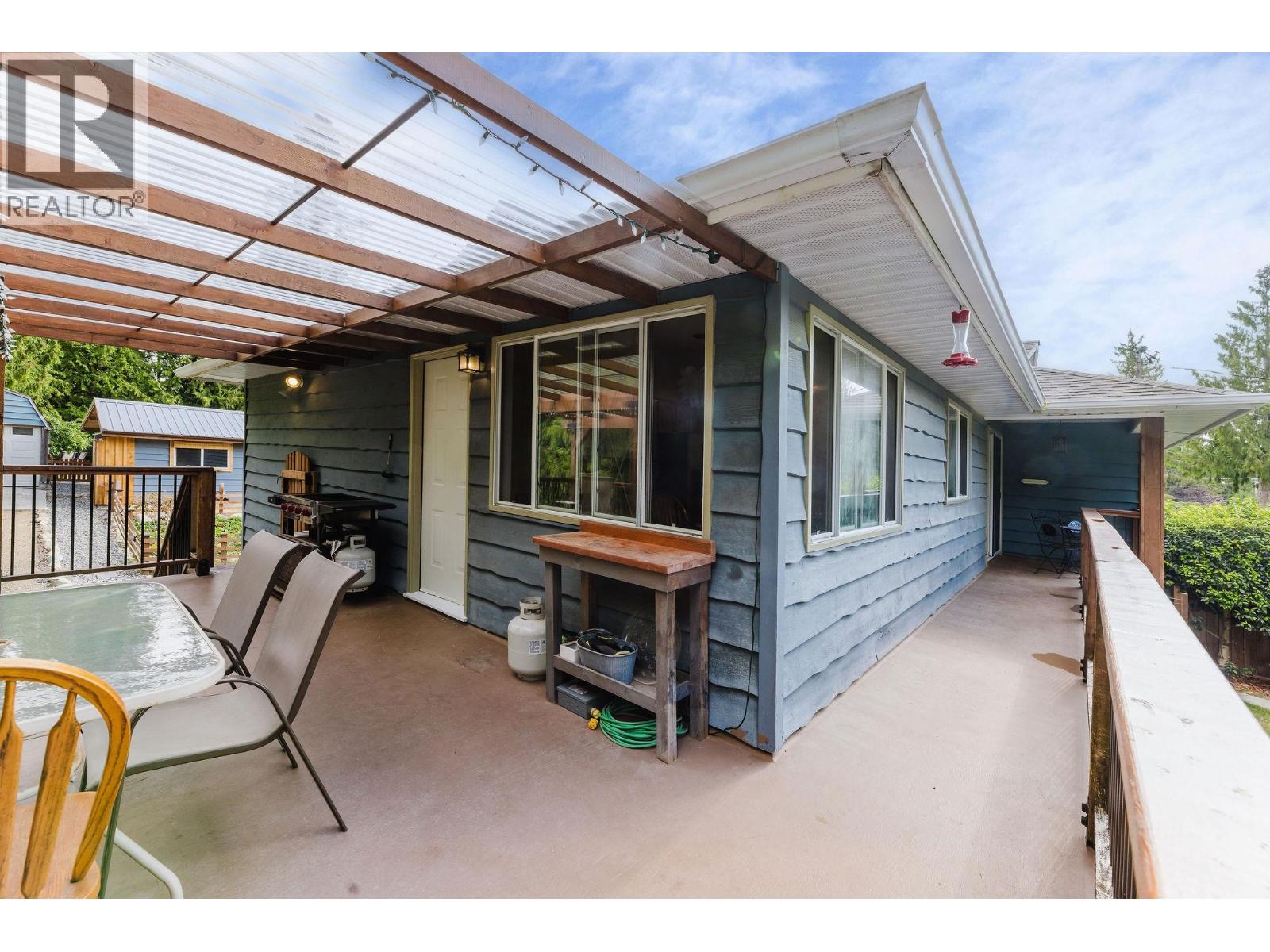 7838 REDROOFFS ROAD, Halfmoon Bay