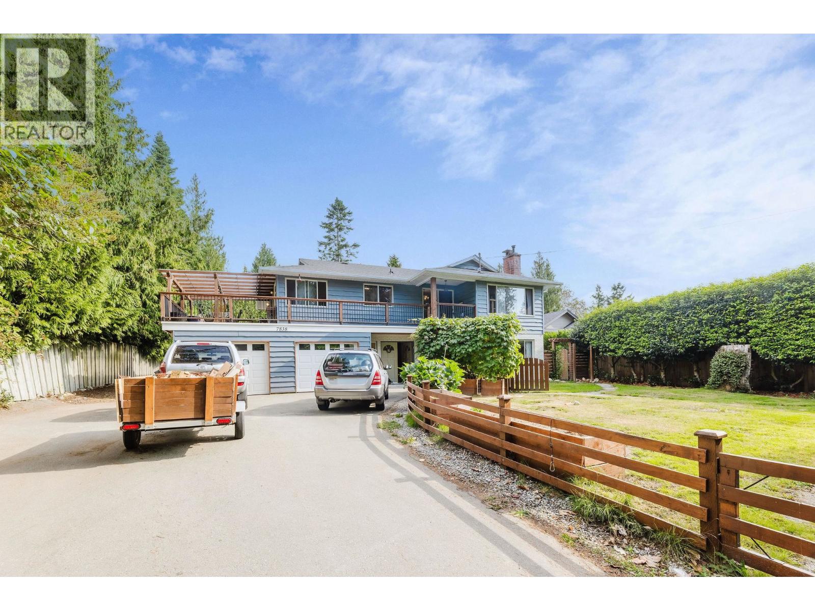 7838 REDROOFFS ROAD, Halfmoon Bay