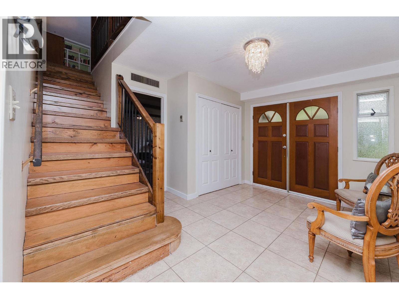 7838 REDROOFFS ROAD, Halfmoon Bay