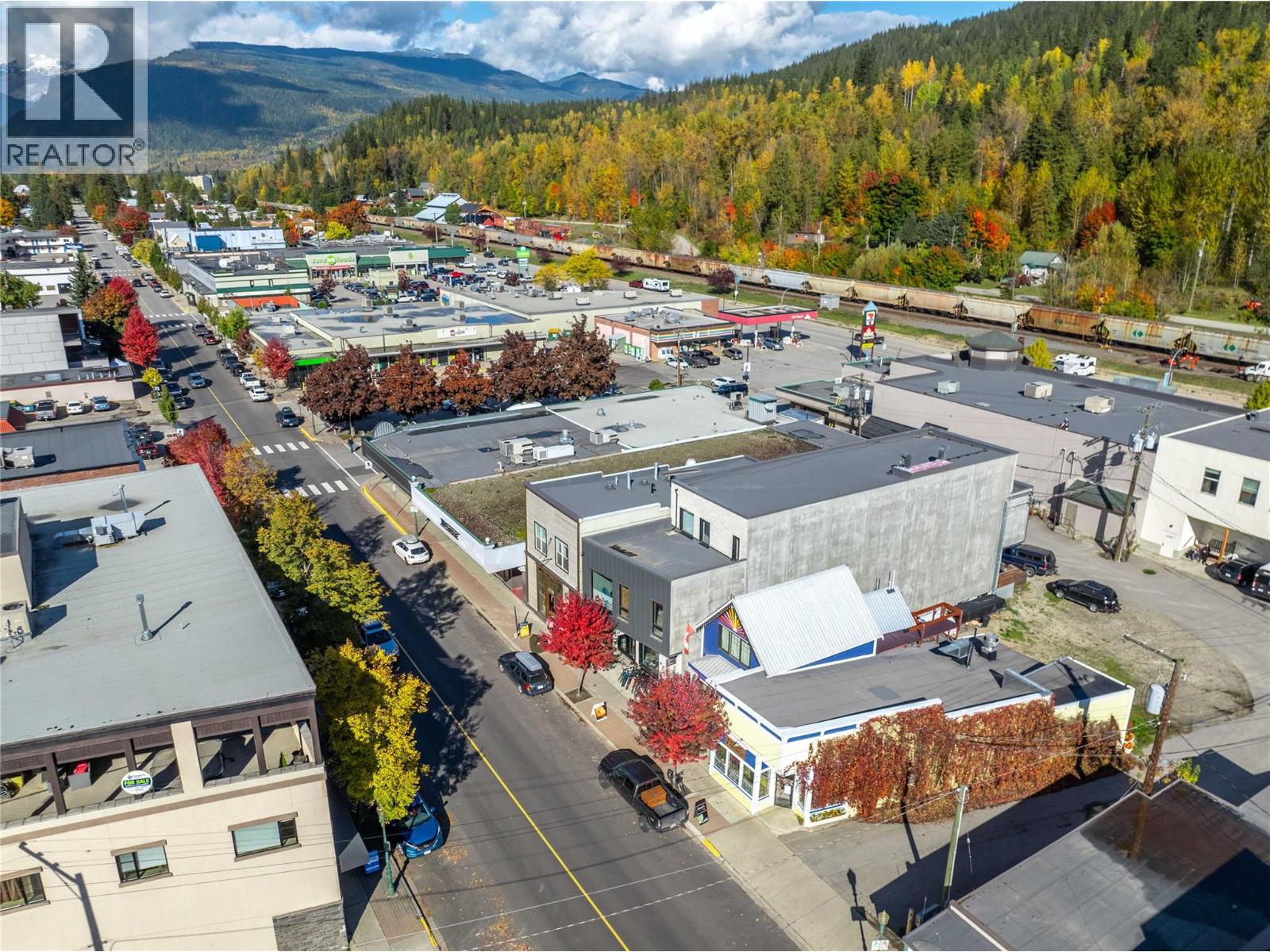  302 First Street West, Revelstoke