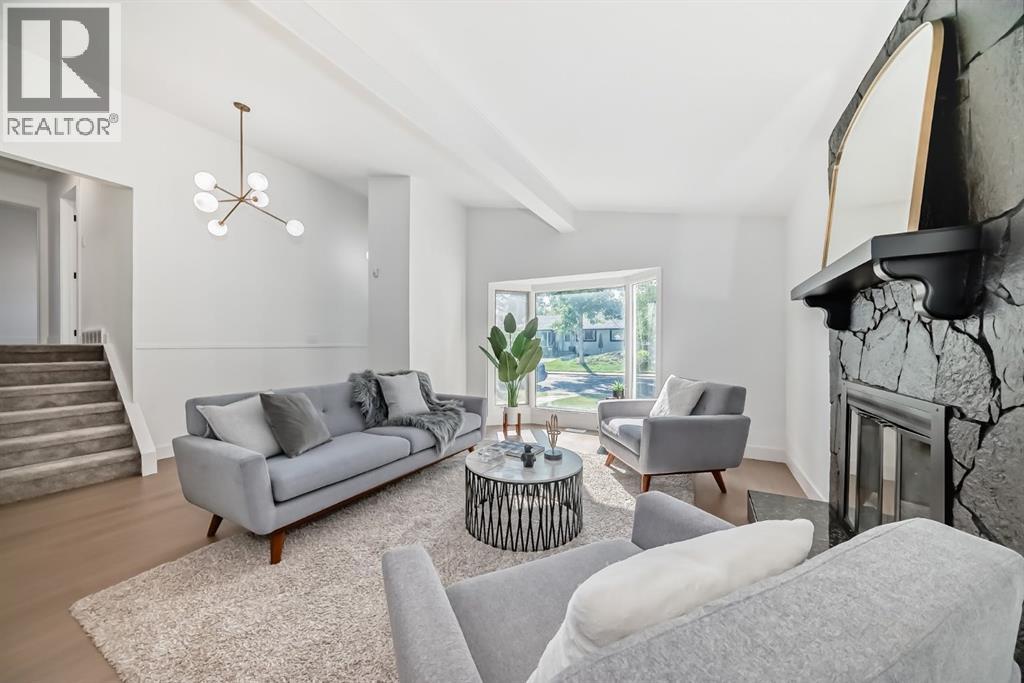 Single Family House 3 Level for Sale in  Glenpatrick Drive SW Glenbrook Calgary 