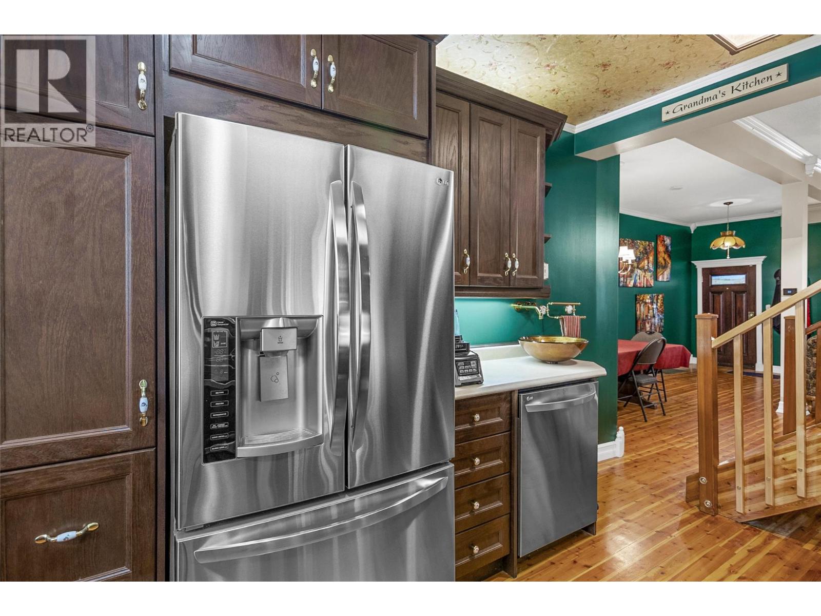 304 First Street W, Revelstoke