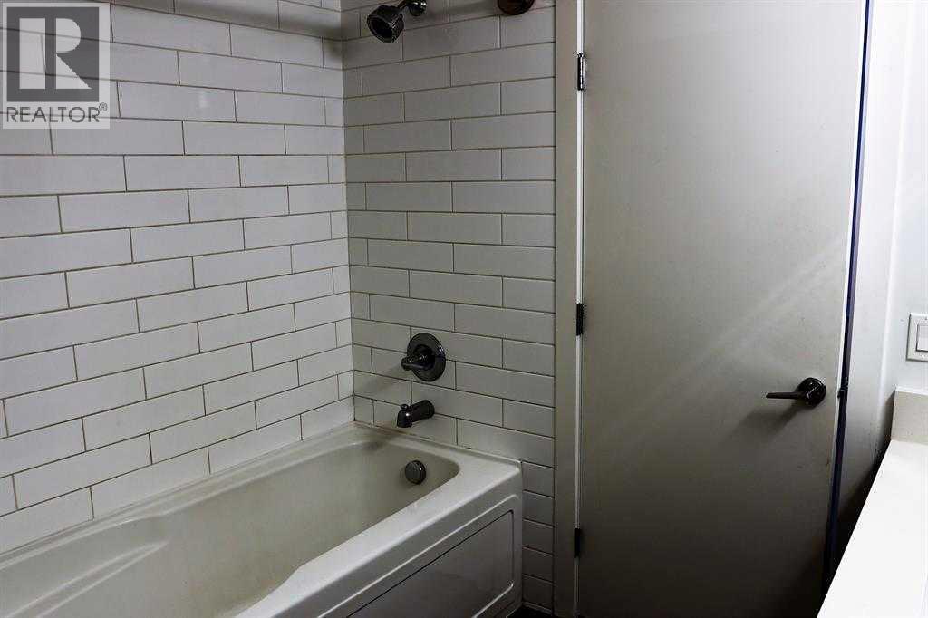 Single Family House for Sale in    Avenue NE Tuxedo Park Calgary 