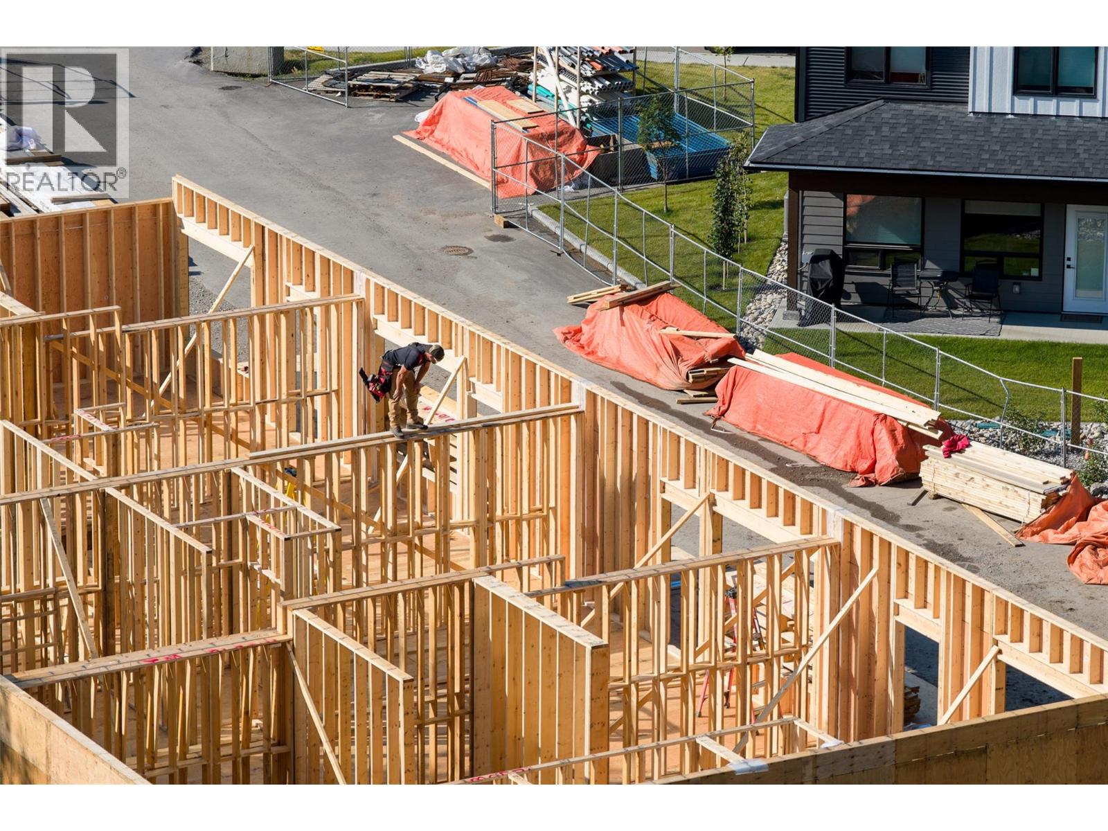 800 Riverside Way Unit# 404, Fernie