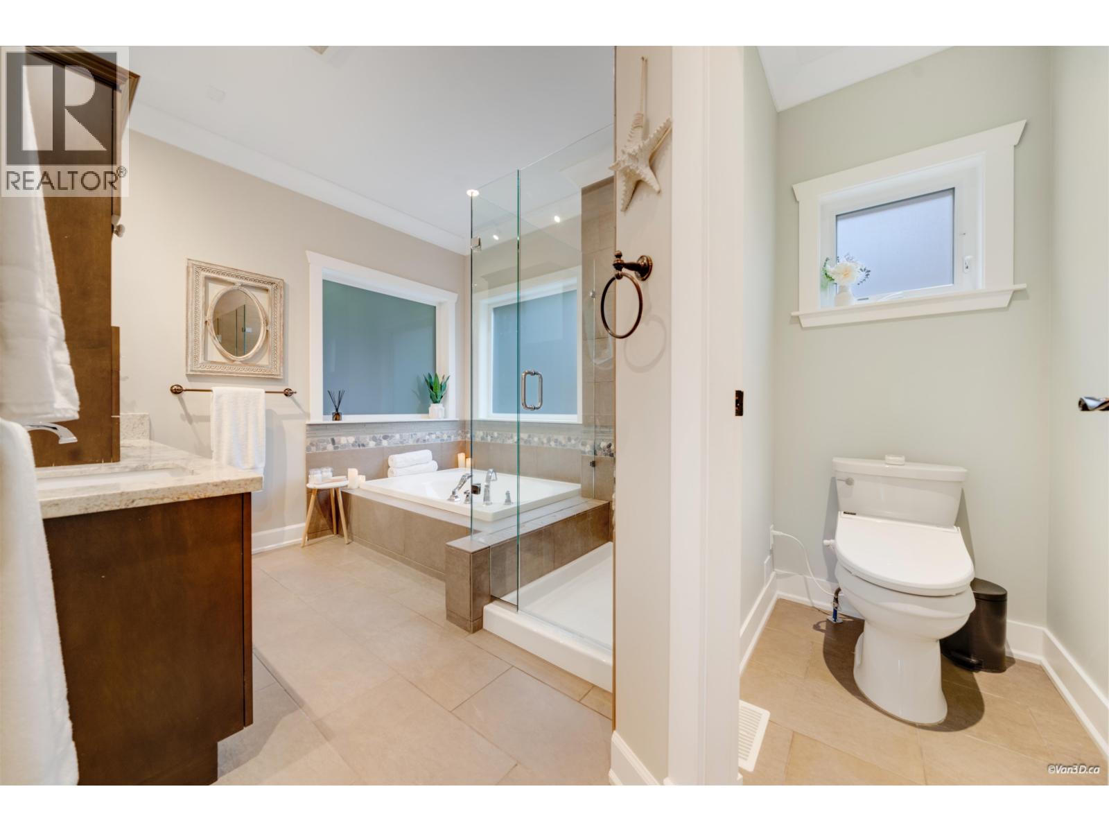 920 BARBER STREET, Port Moody