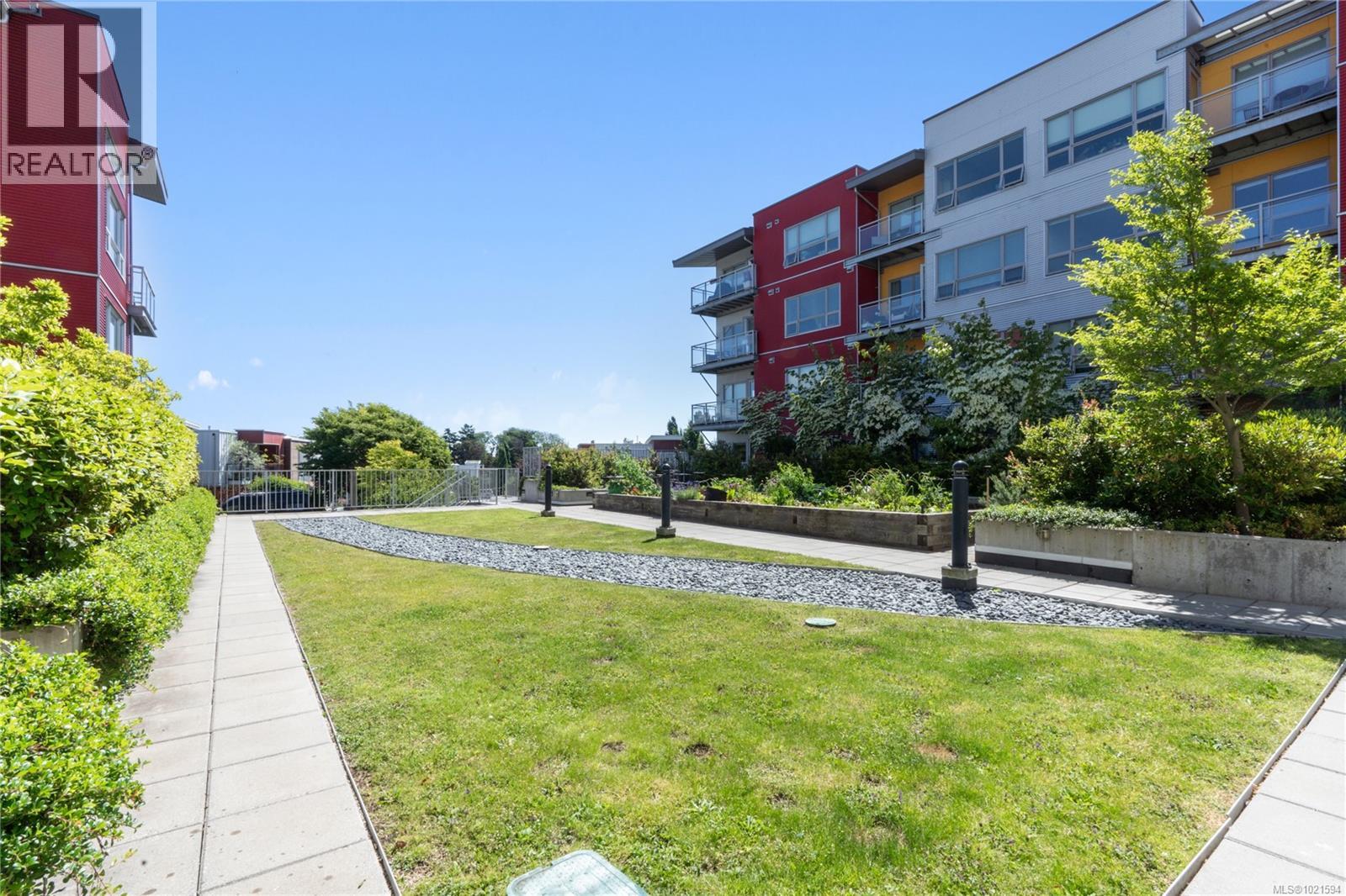 211 785 Tyee Rd, Victoria