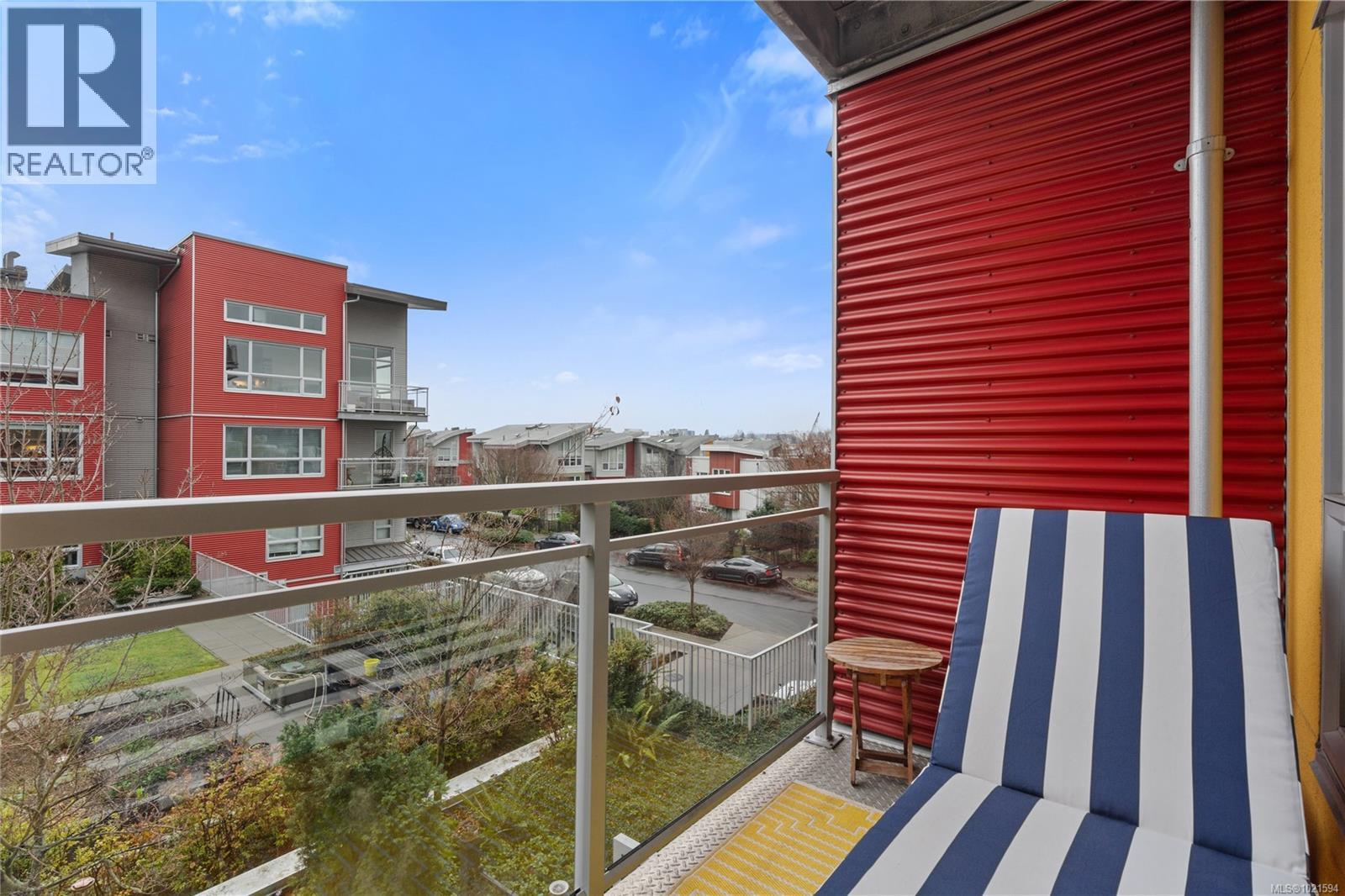 211 785 Tyee Rd, Victoria