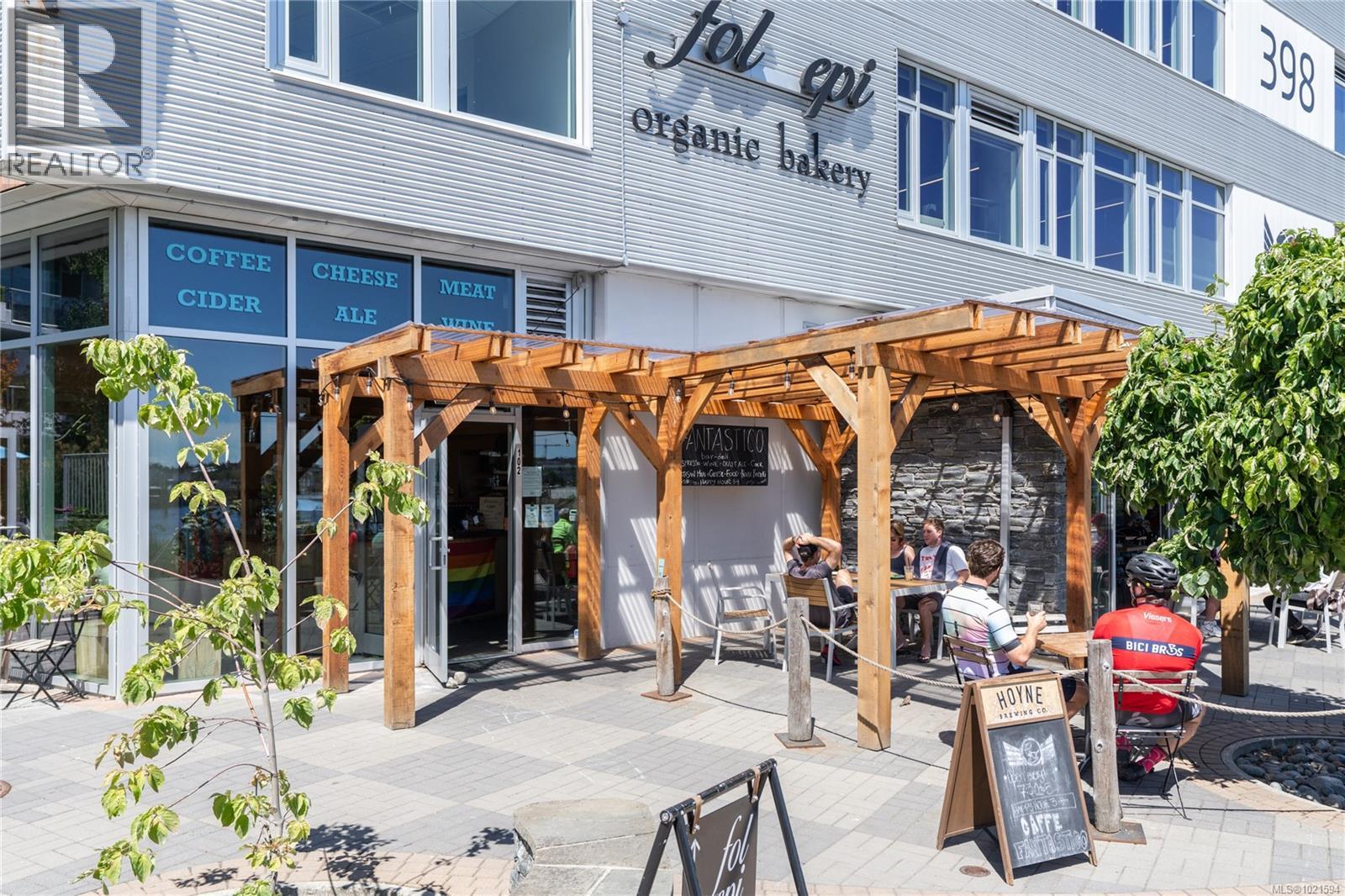 211 785 Tyee Rd, Victoria