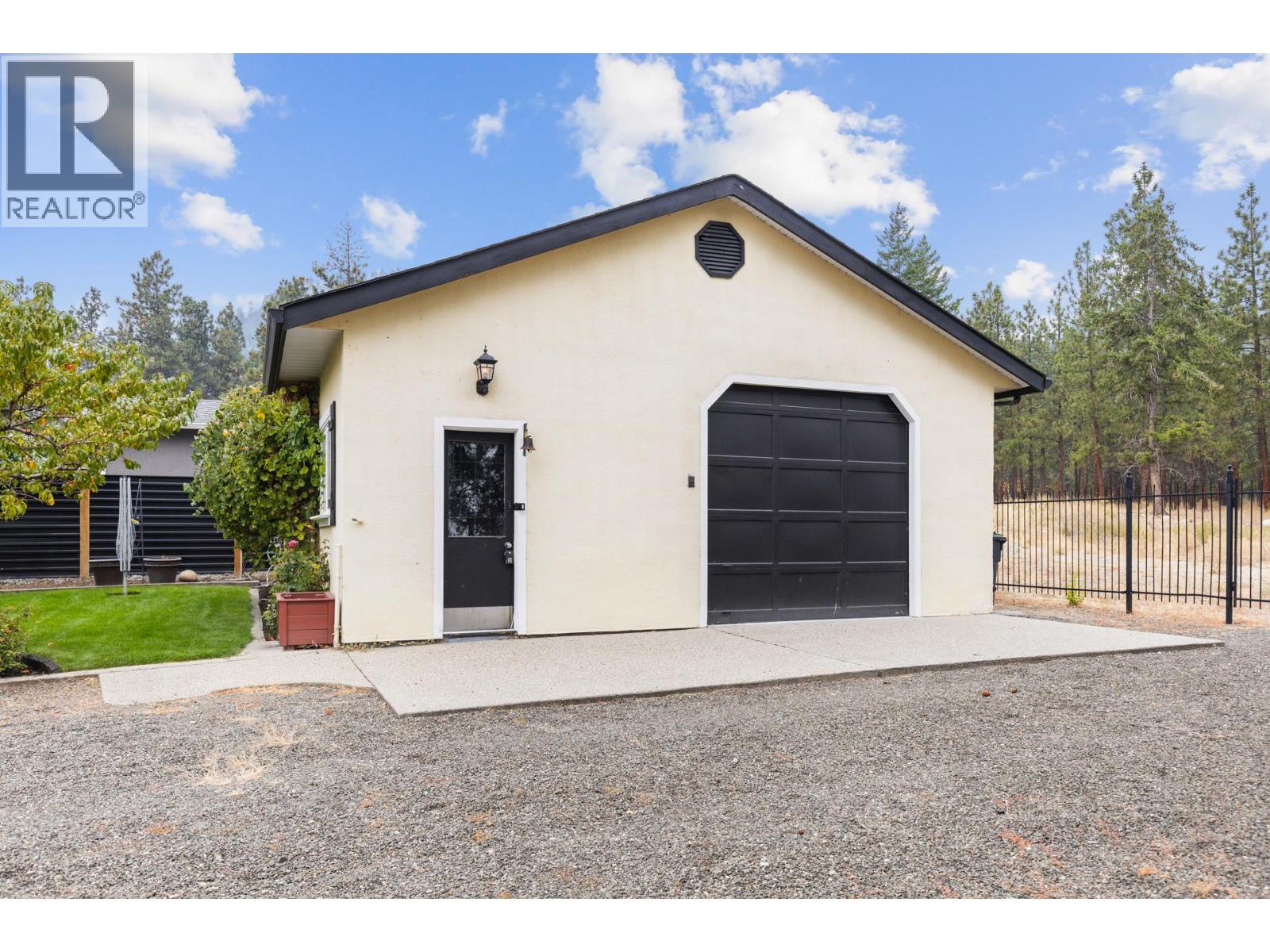  4188 6 Avenue, Peachland