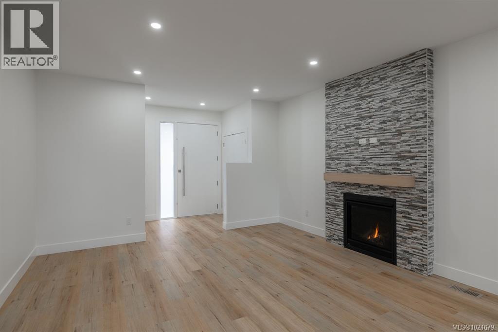 472 HAMPSTEAD ST - 6