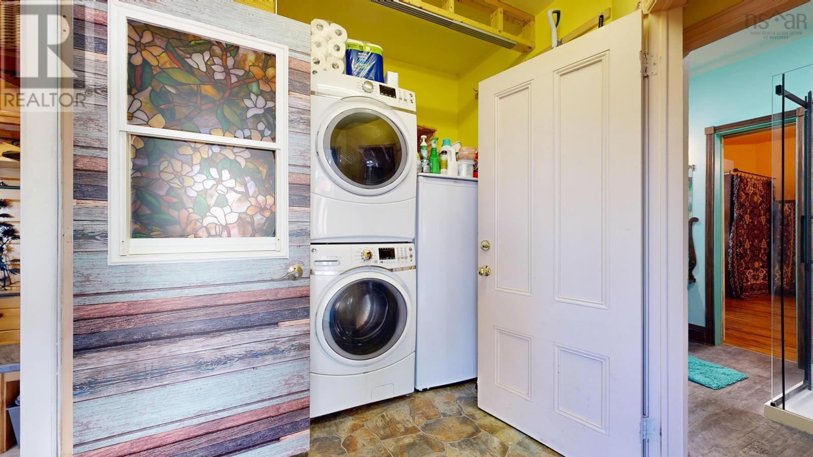 Property 19 of 49 of 132 Hall Street