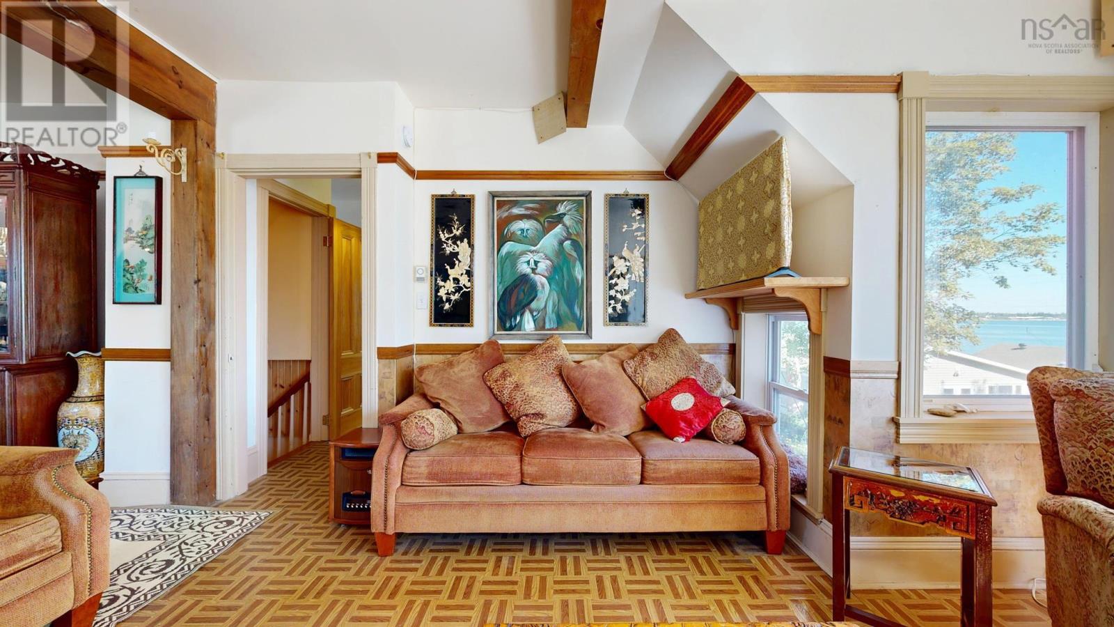 Property 27 of 49 of 132 Hall Street