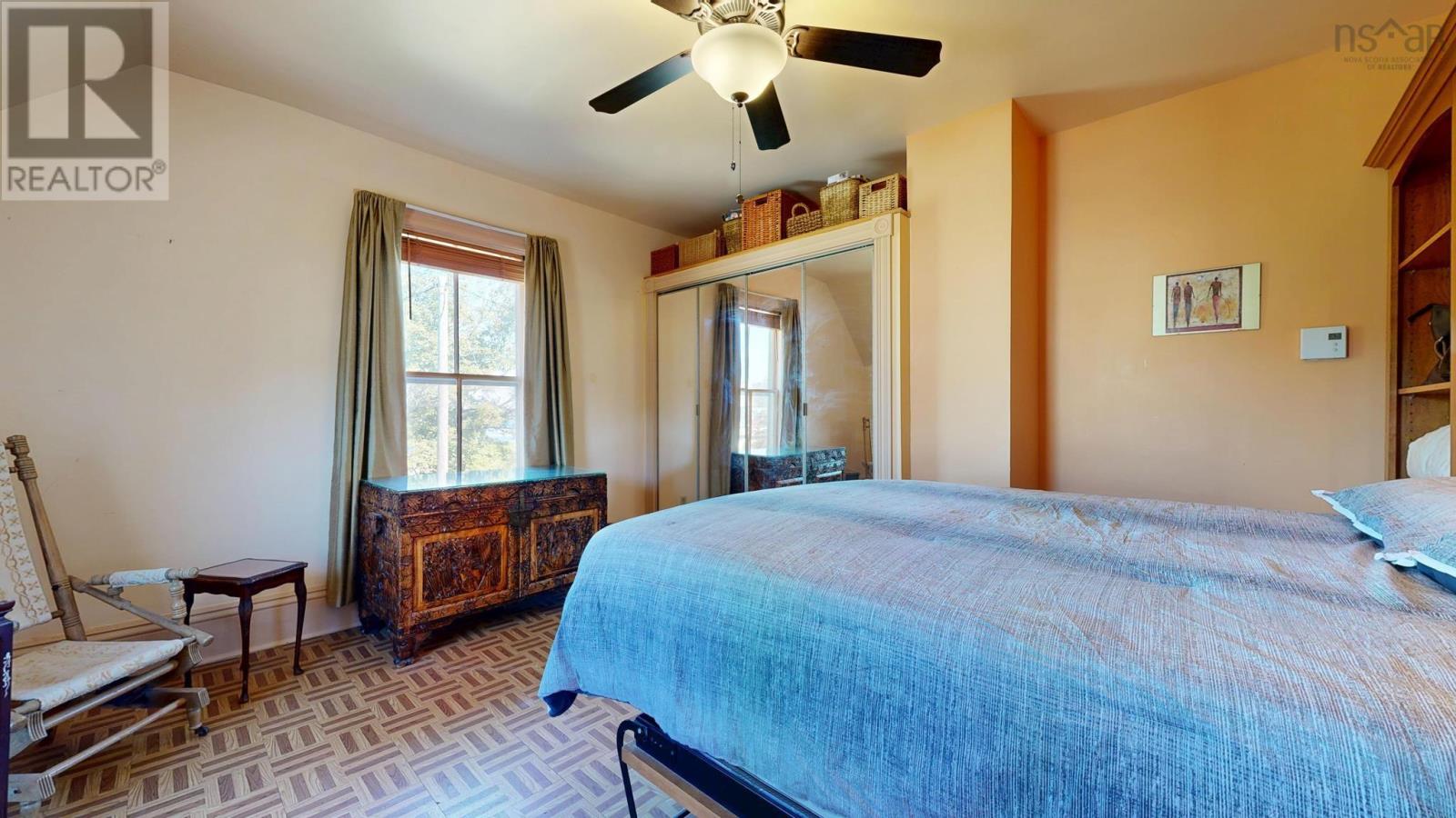 Property 30 of 49 of 132 Hall Street