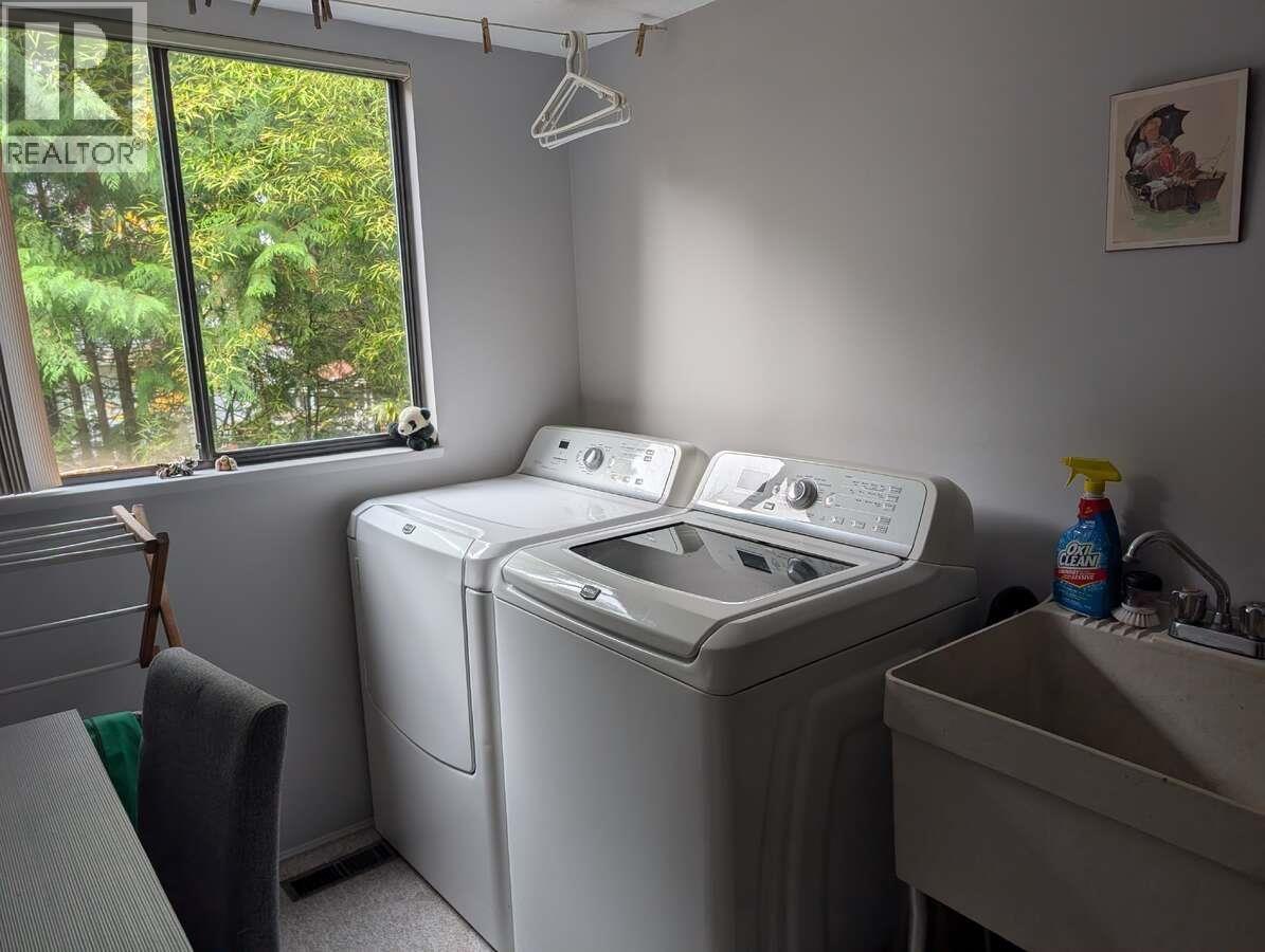 1498 CHAMBERLAIN DRIVE, North Vancouver