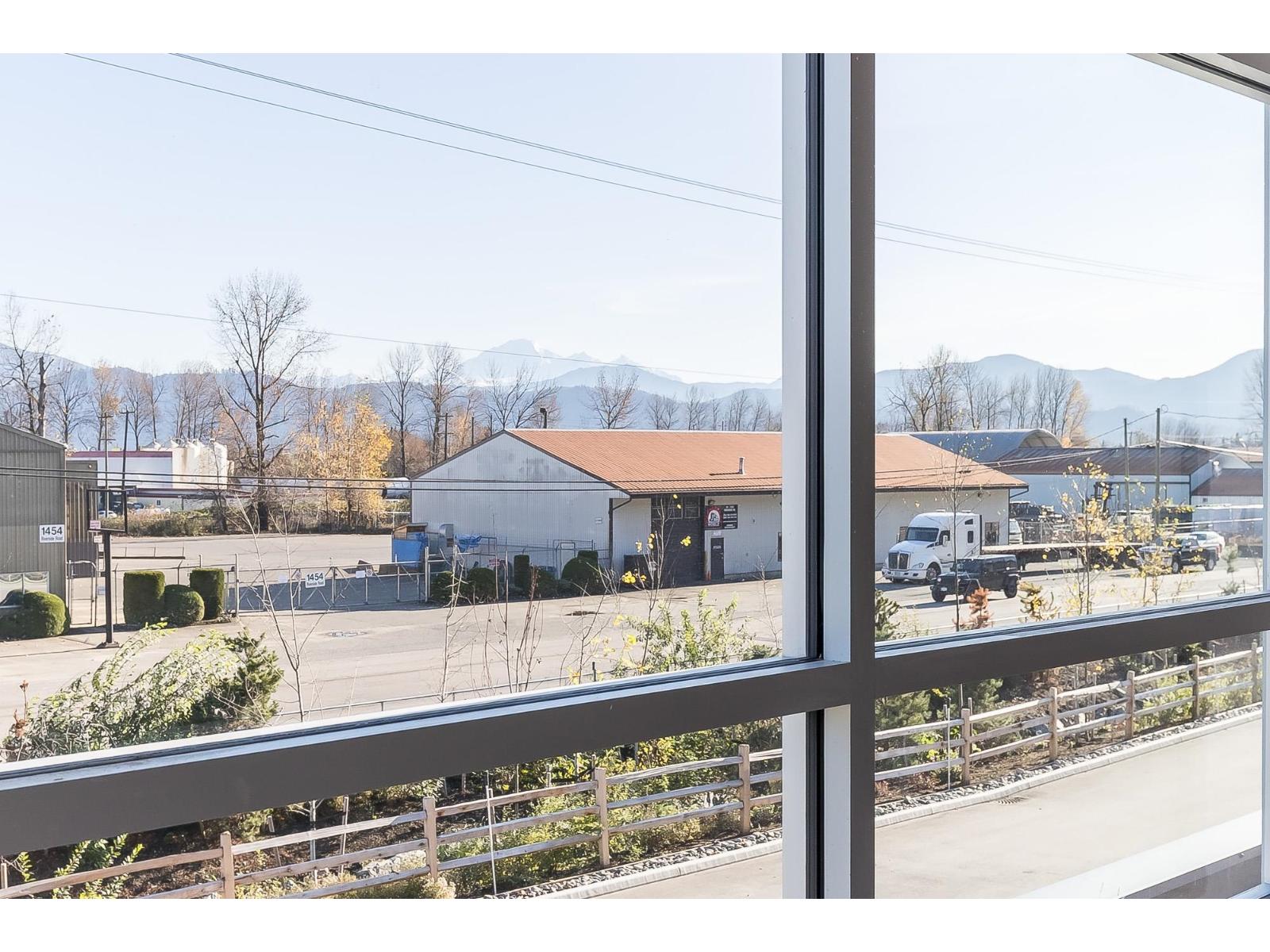 Office in Abbotsford - Image 11