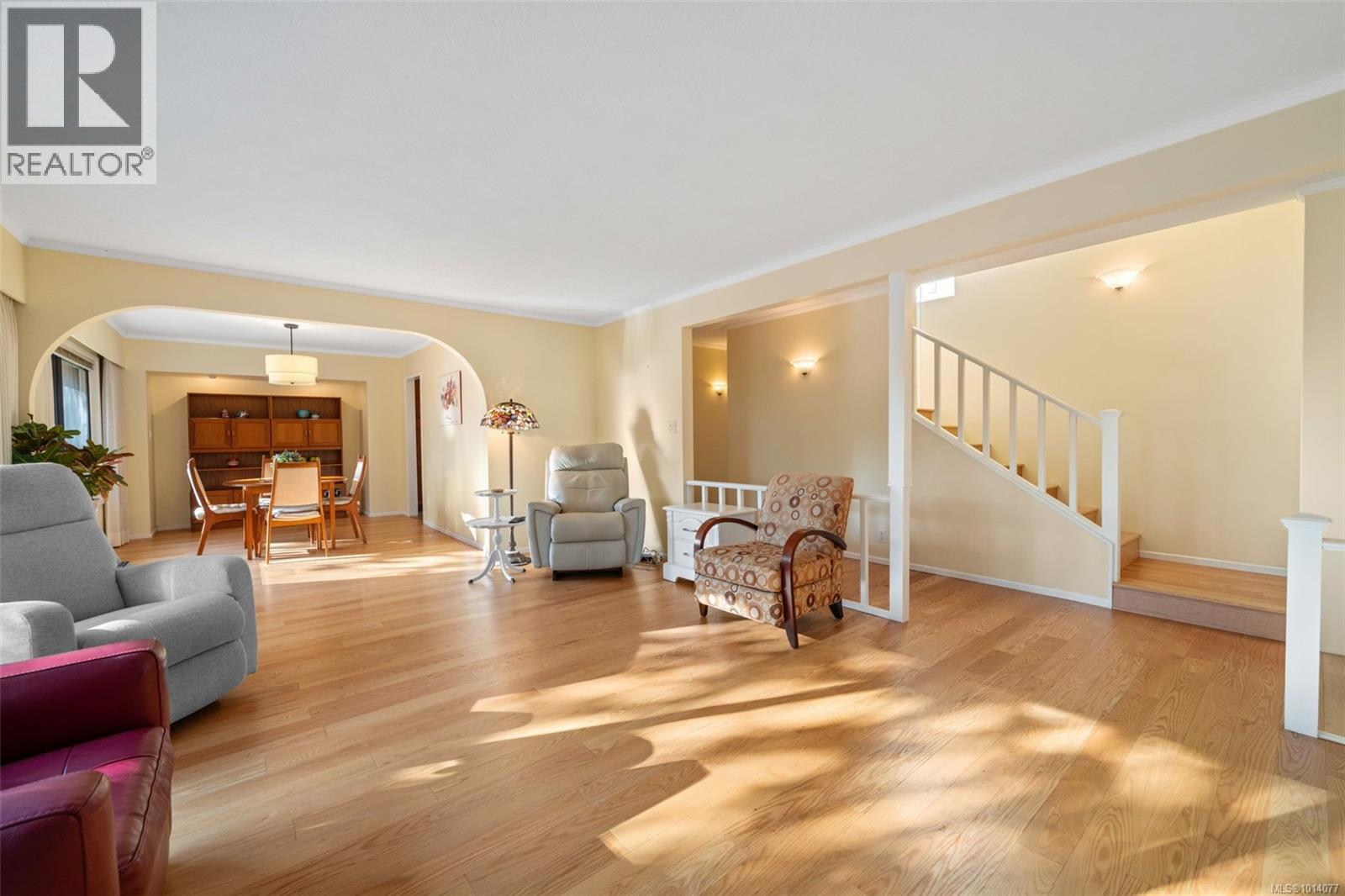 994 Landeen Pl, Saanich