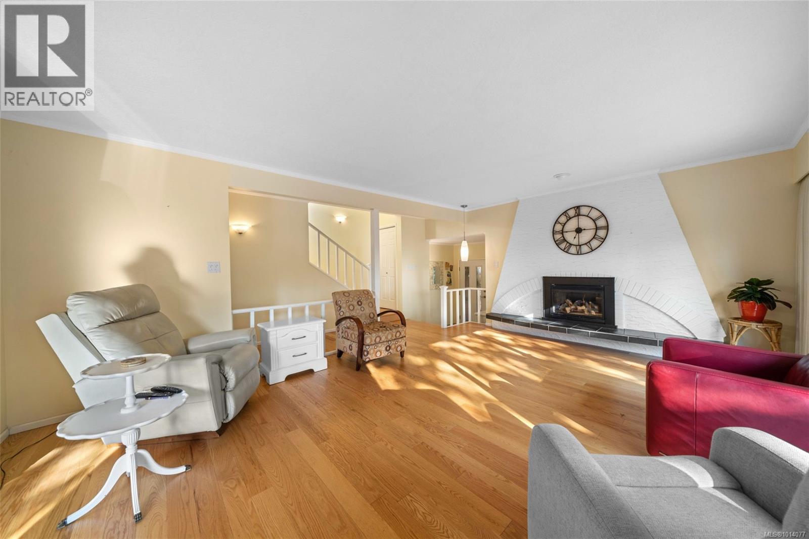 994 Landeen Pl, Saanich