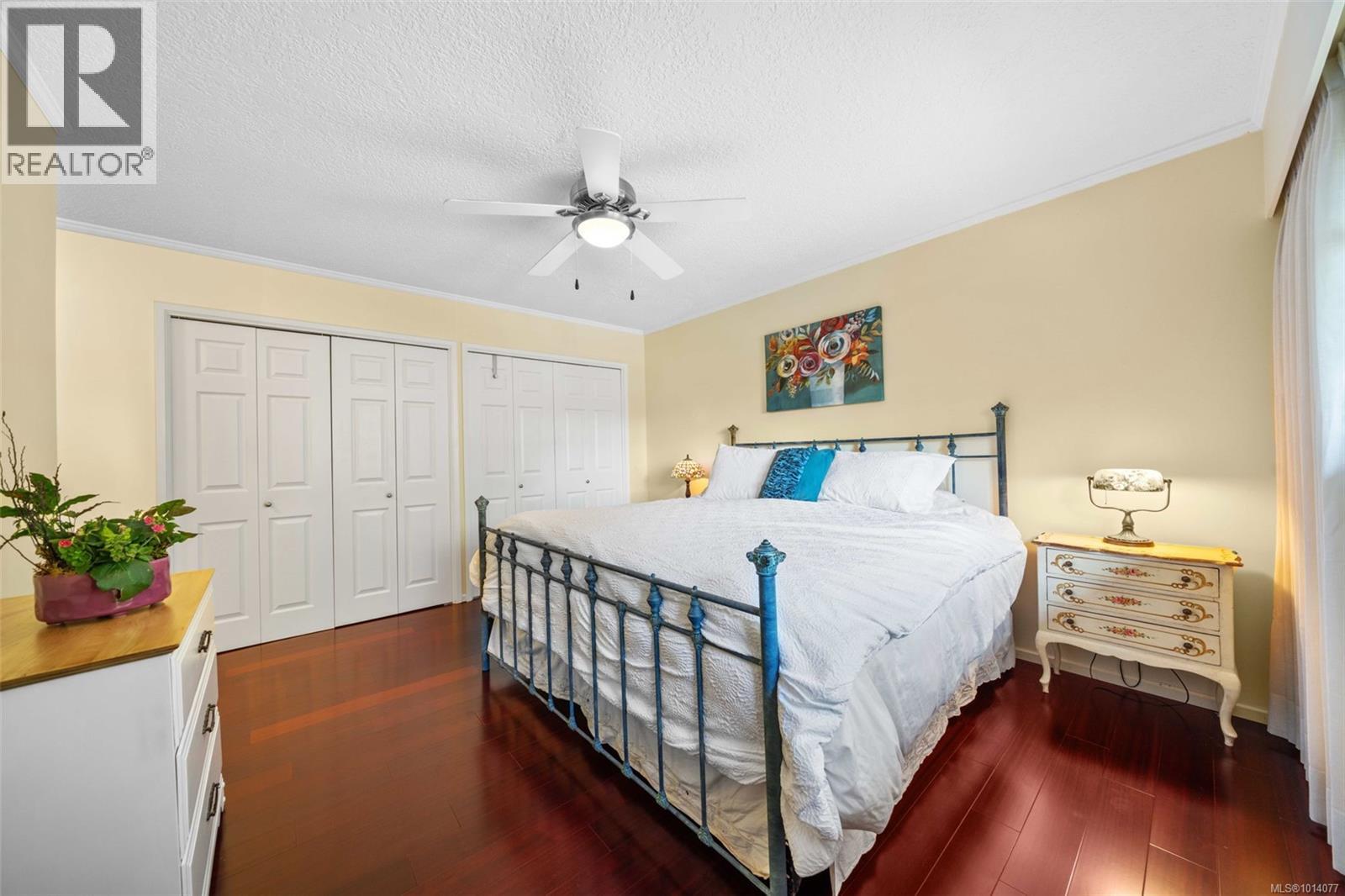 994 Landeen Pl, Saanich