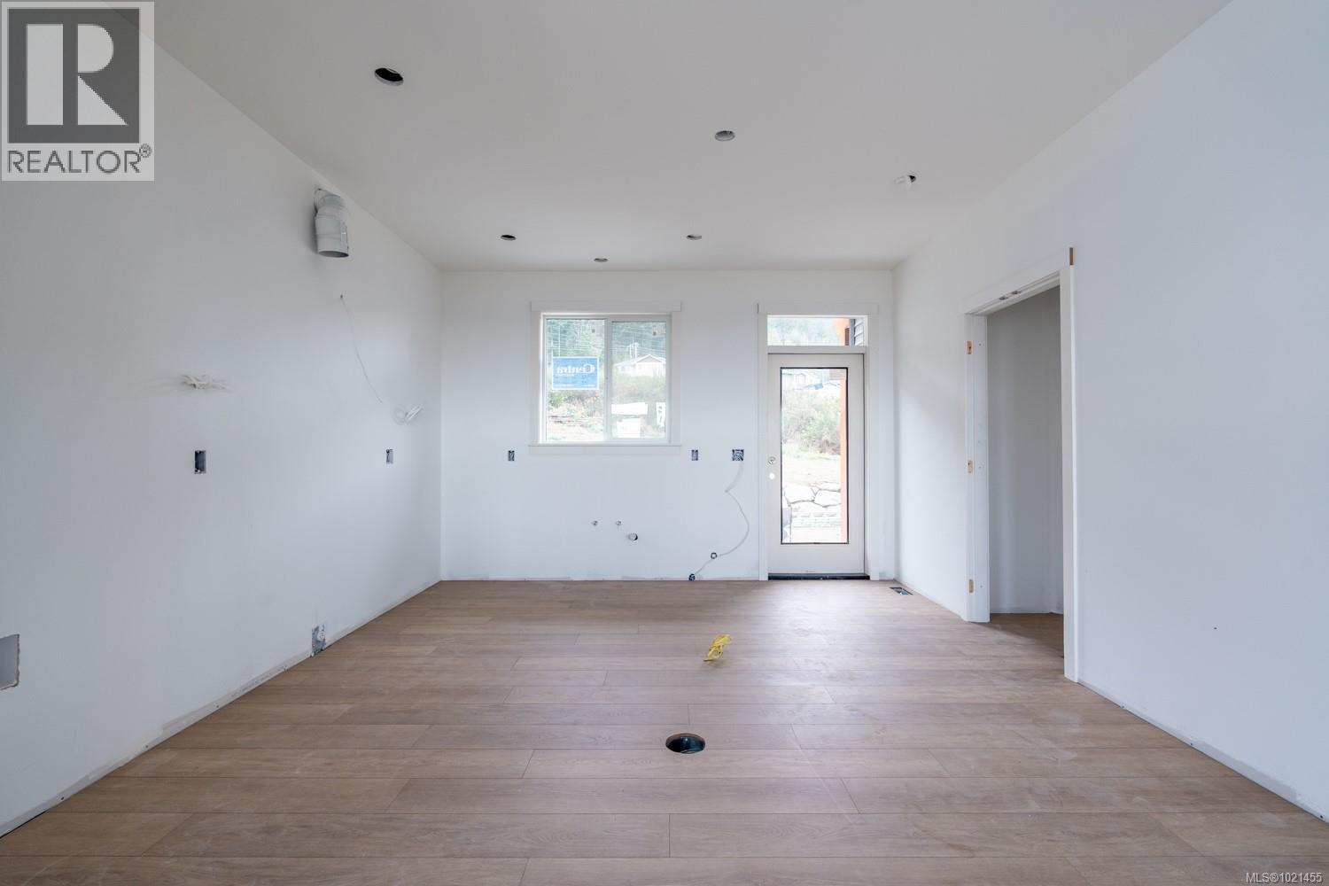 425 Colonia Dr, Ladysmith