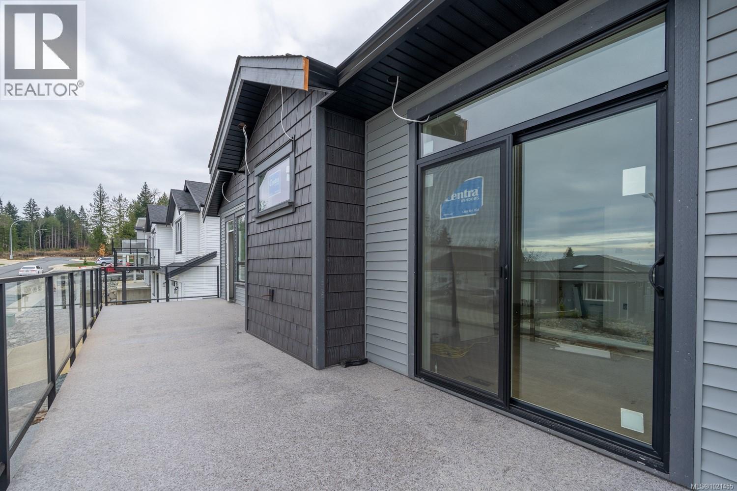 425 Colonia Dr, Ladysmith