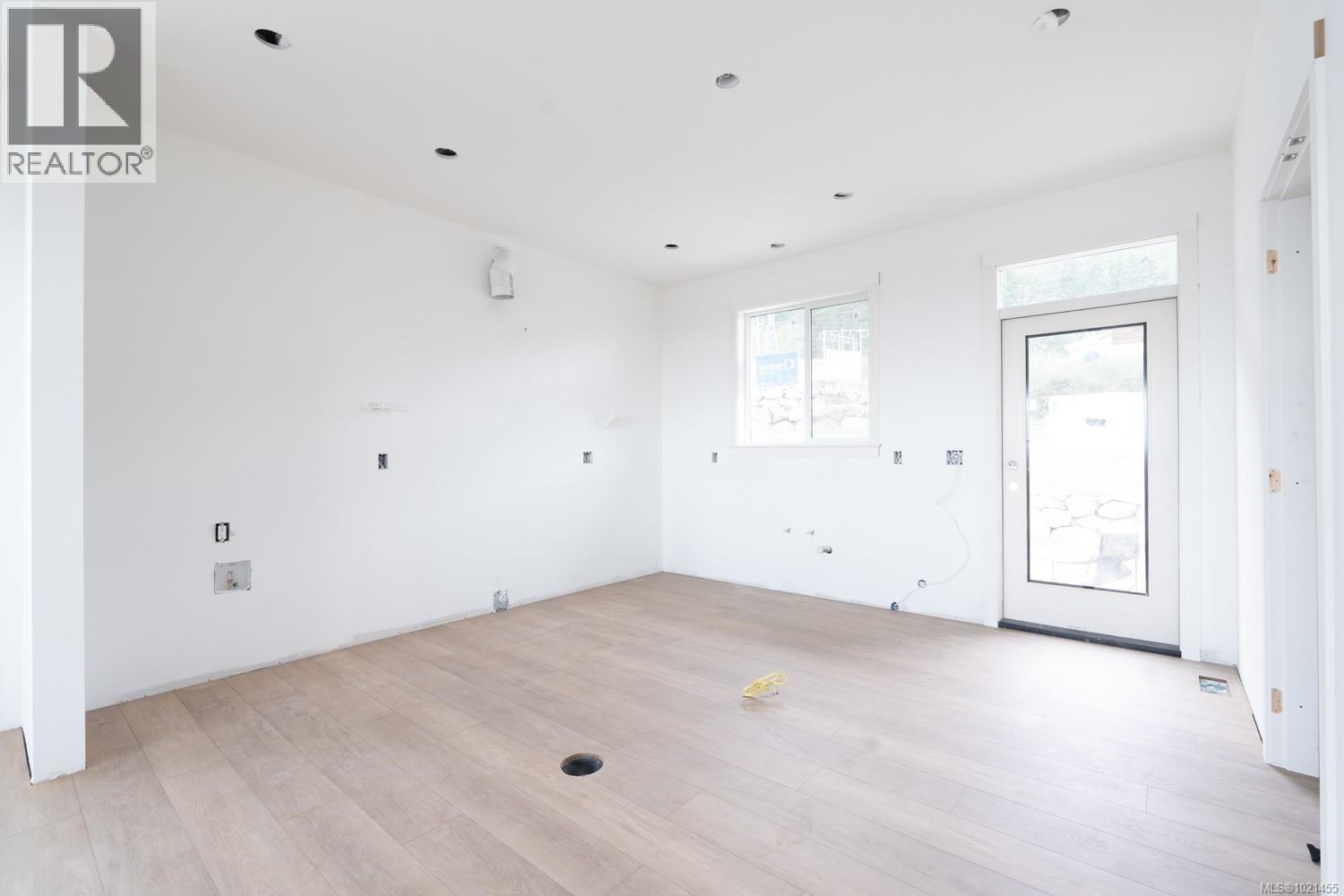 425 Colonia Dr, Ladysmith