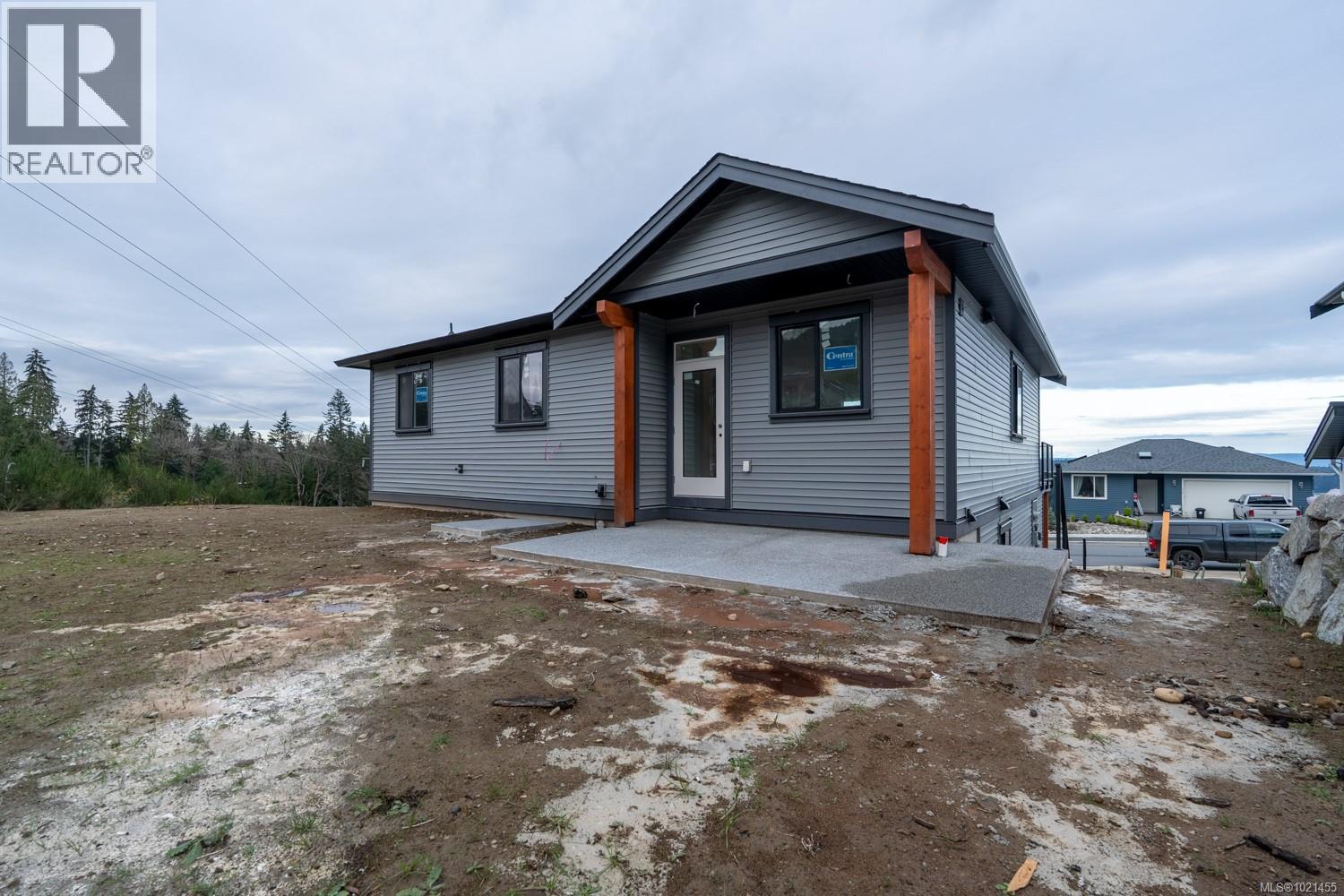 425 Colonia Dr, Ladysmith