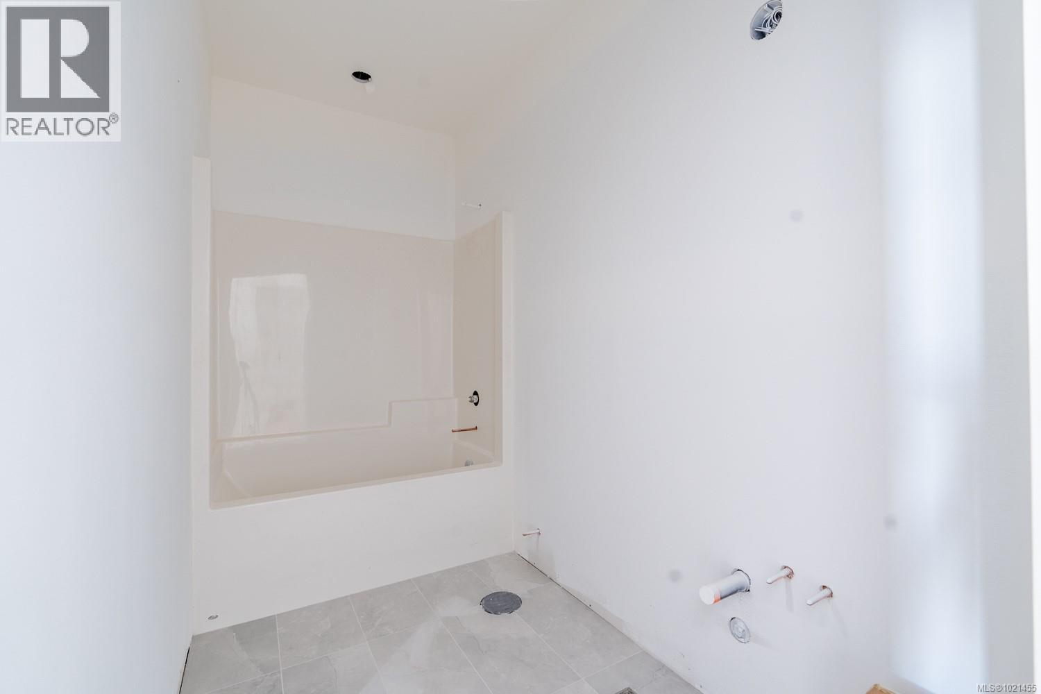 425 Colonia Dr, Ladysmith