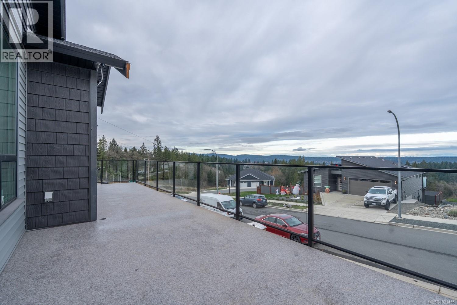 425 Colonia Dr, Ladysmith