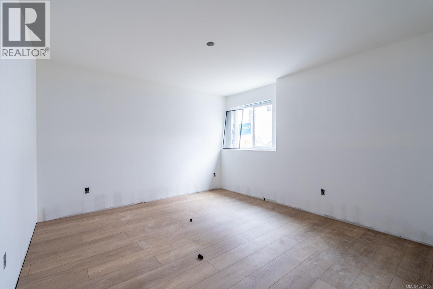 425 Colonia Dr, Ladysmith