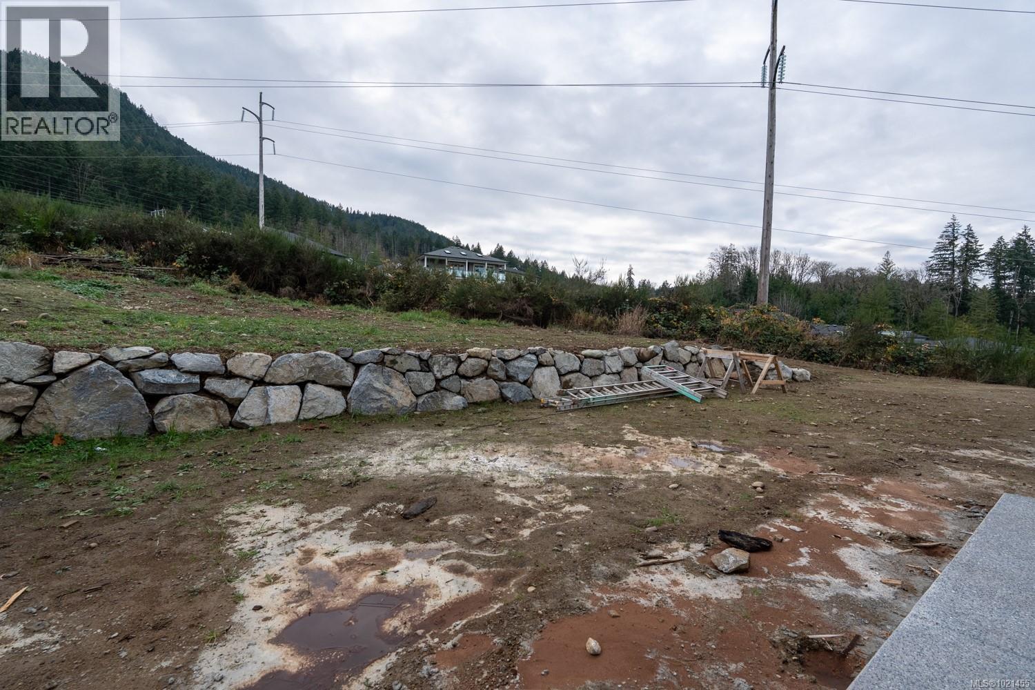 425 Colonia Dr, Ladysmith