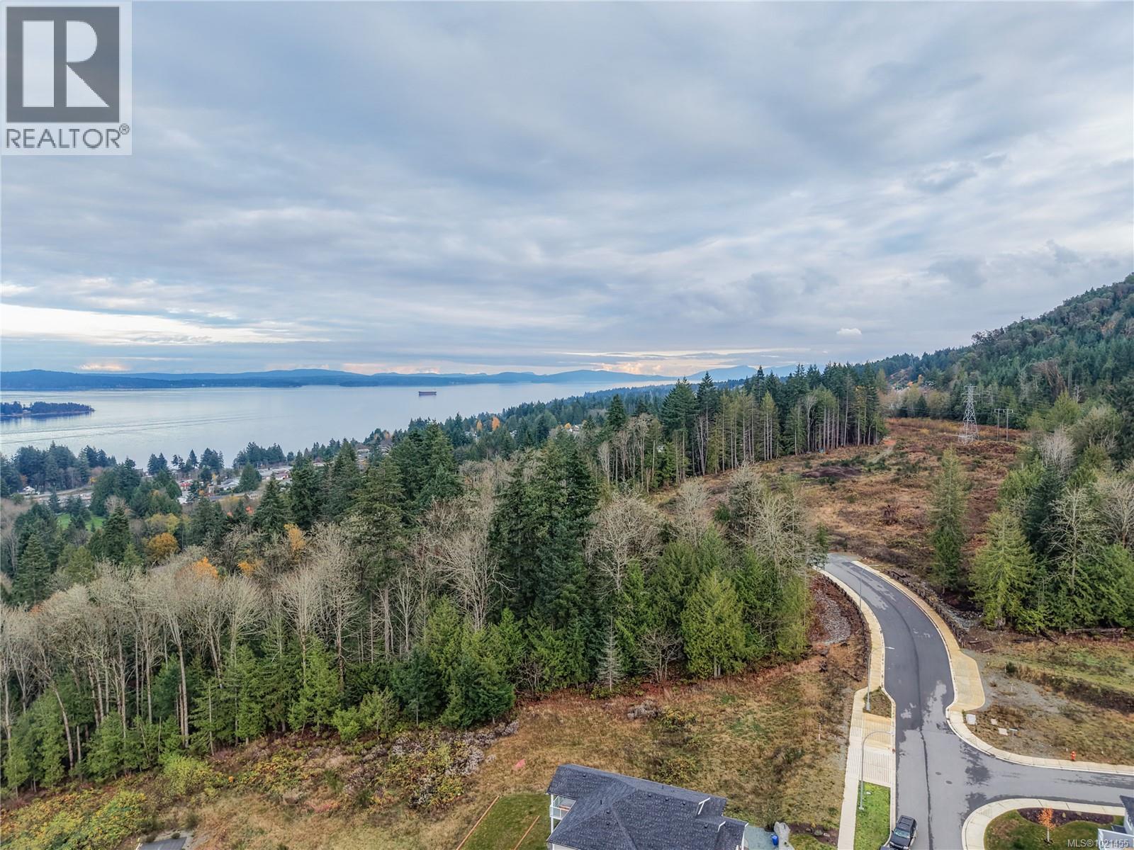 425 Colonia Dr, Ladysmith