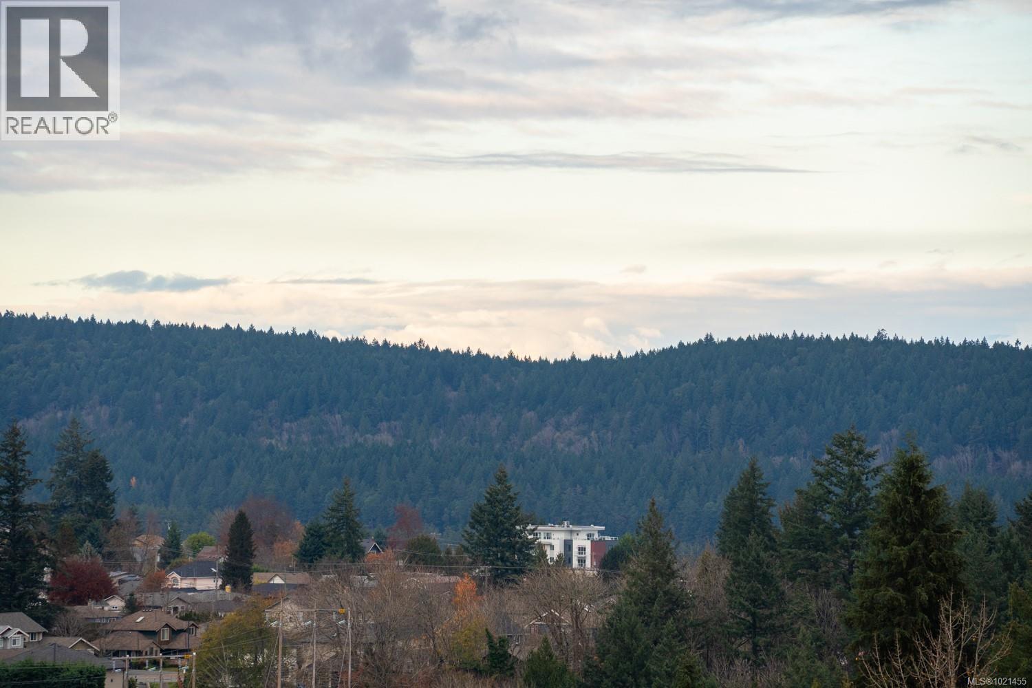 425 Colonia Dr, Ladysmith