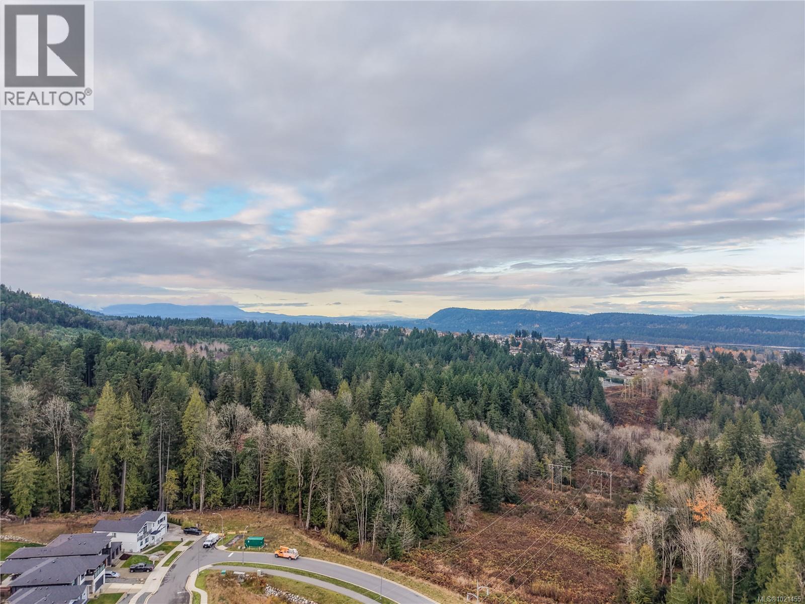 425 Colonia Dr, Ladysmith