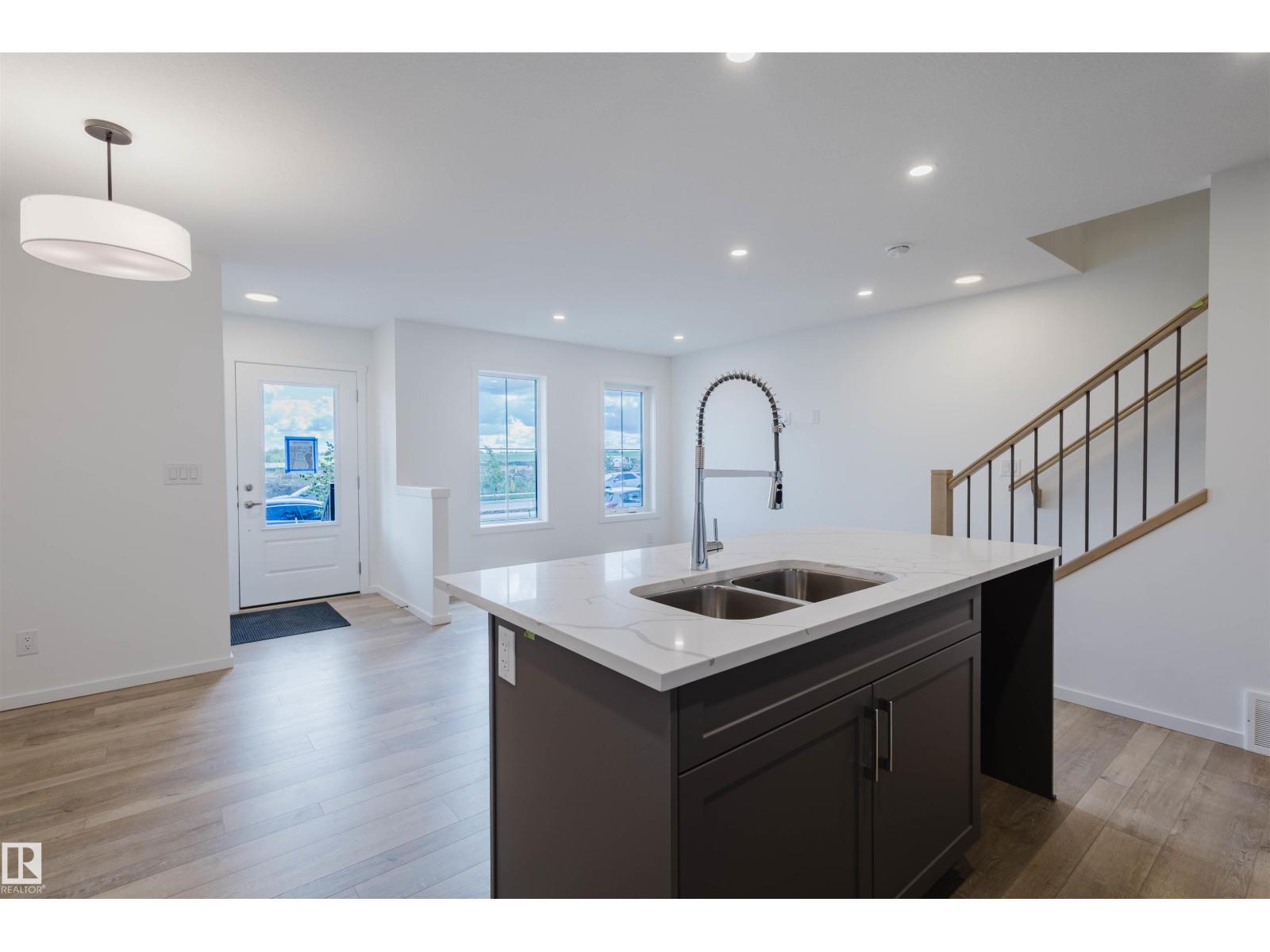 1029 Hearthstone BV, Sherwood Park