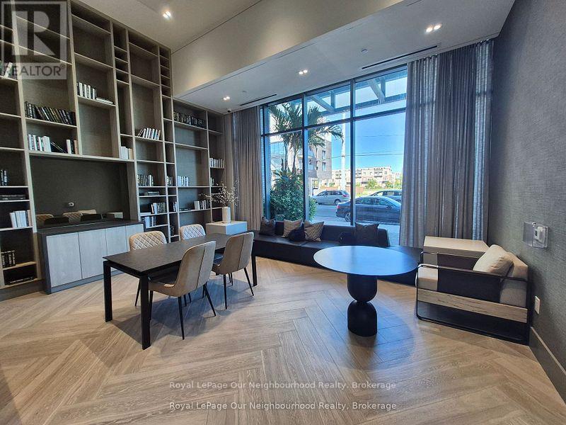 2450 Old Bronte Unit 231 photo 5