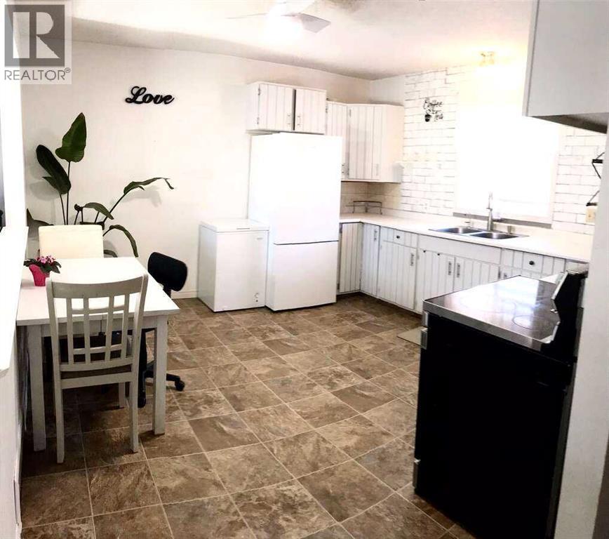 5232 38 Street Crescent, Innisfail