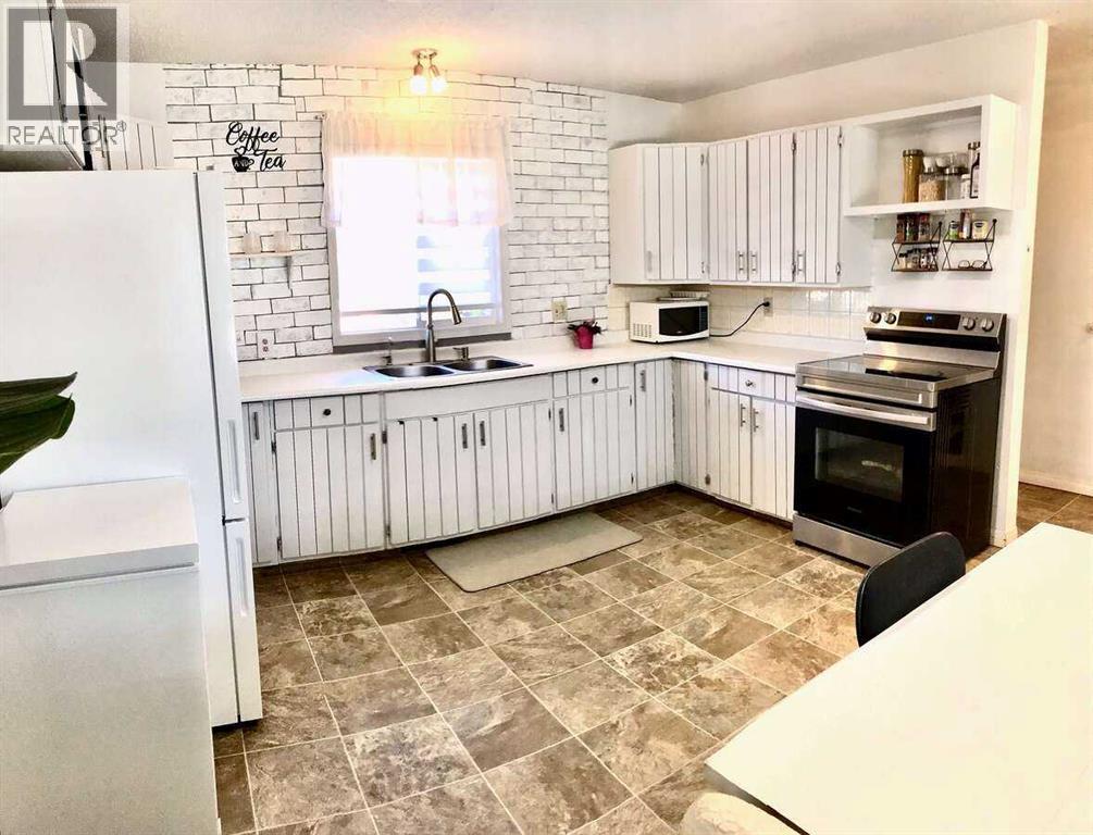 5232 38 Street Crescent, Innisfail