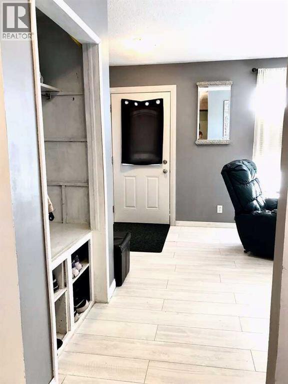 5232 38 Street Crescent, Innisfail