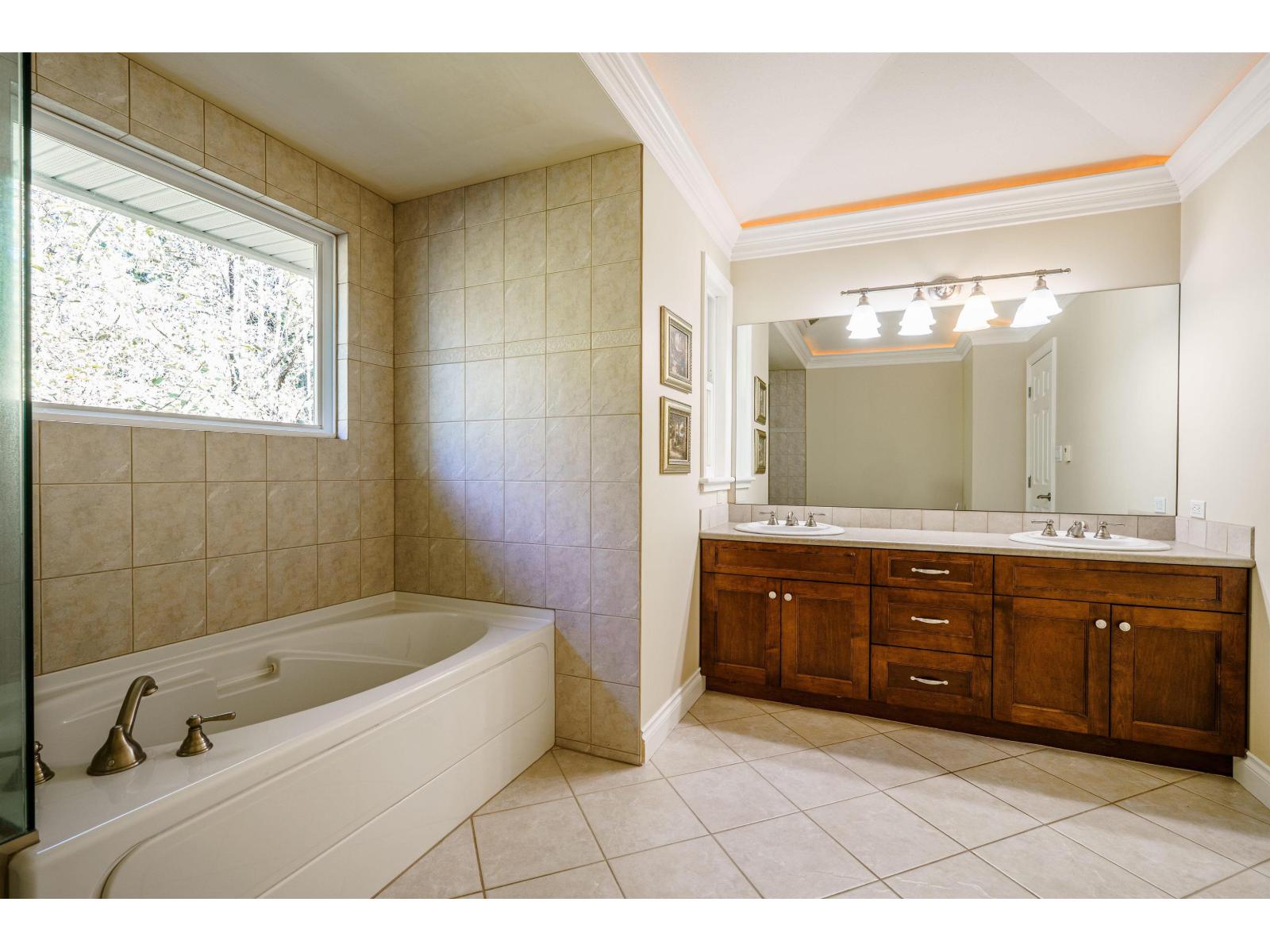 9346 216 STREET, Langley