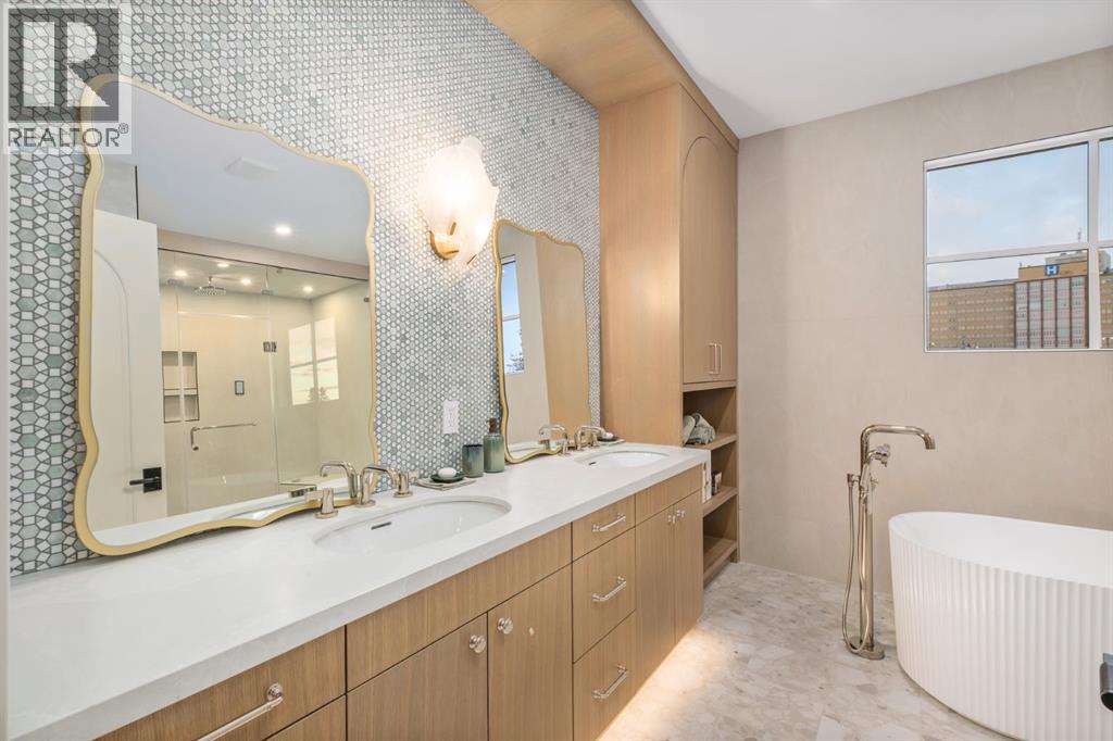 Single Family House for Sale in  Toronto Crescent NW St Andrews Heights Calgary 