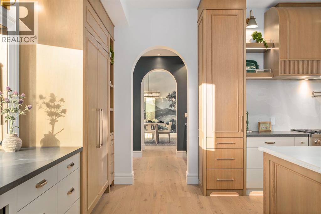 Single Family House for Sale in  Toronto Crescent NW St Andrews Heights Calgary 