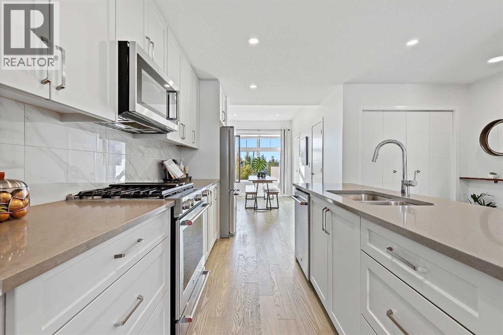 Single Family House for Sale in  Les Jardins Park SE Douglasdale/Glen Calgary 