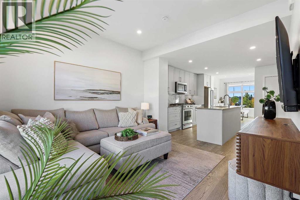 Single Family House for Sale in  Les Jardins Park SE Douglasdale/Glen Calgary 