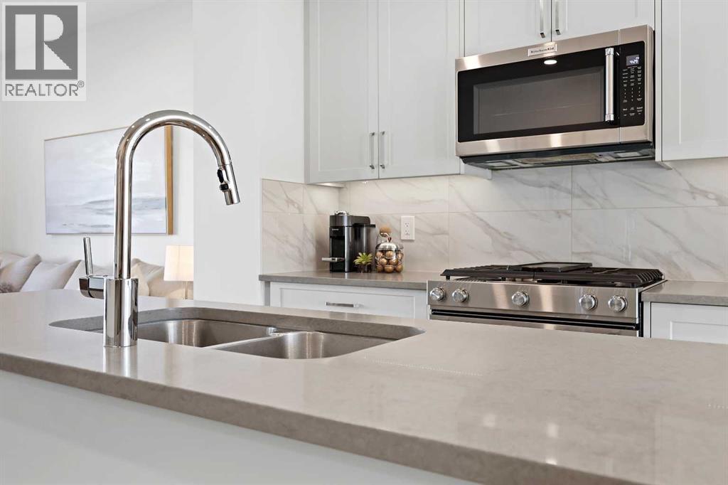 Single Family House for Sale in  Les Jardins Park SE Douglasdale/Glen Calgary 